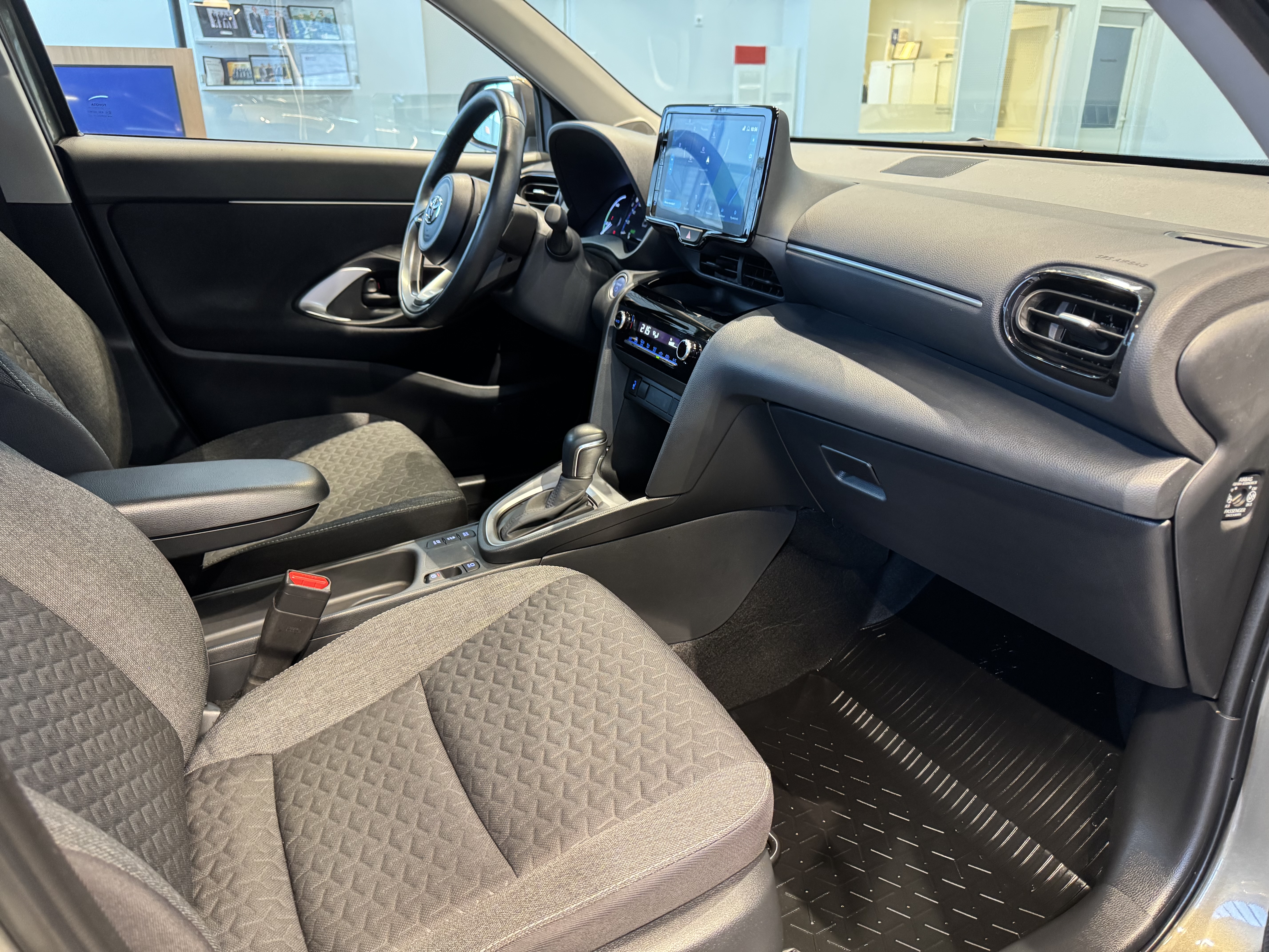 TOYOTA Yaris Cross 2024