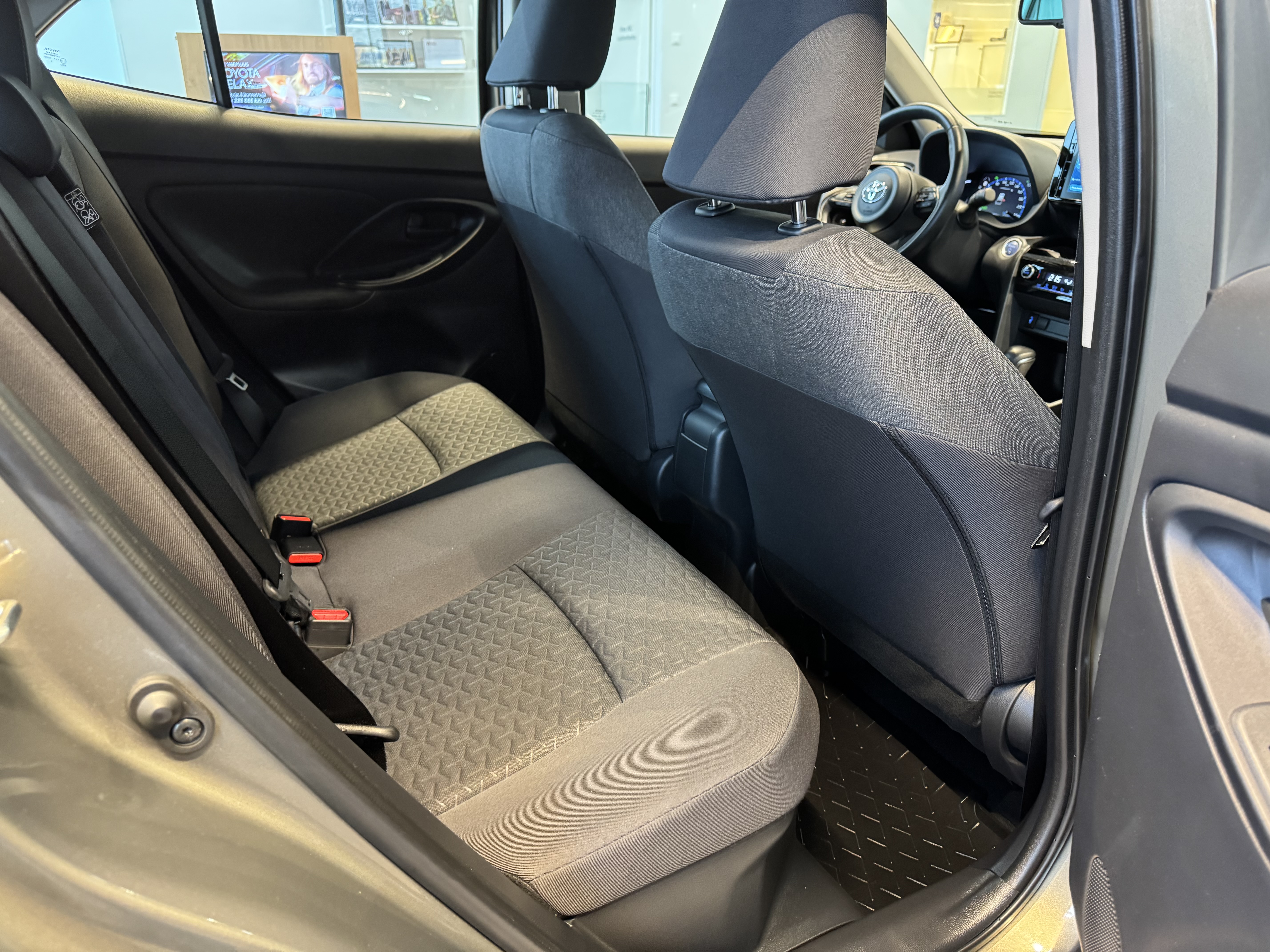 TOYOTA Yaris Cross 2024