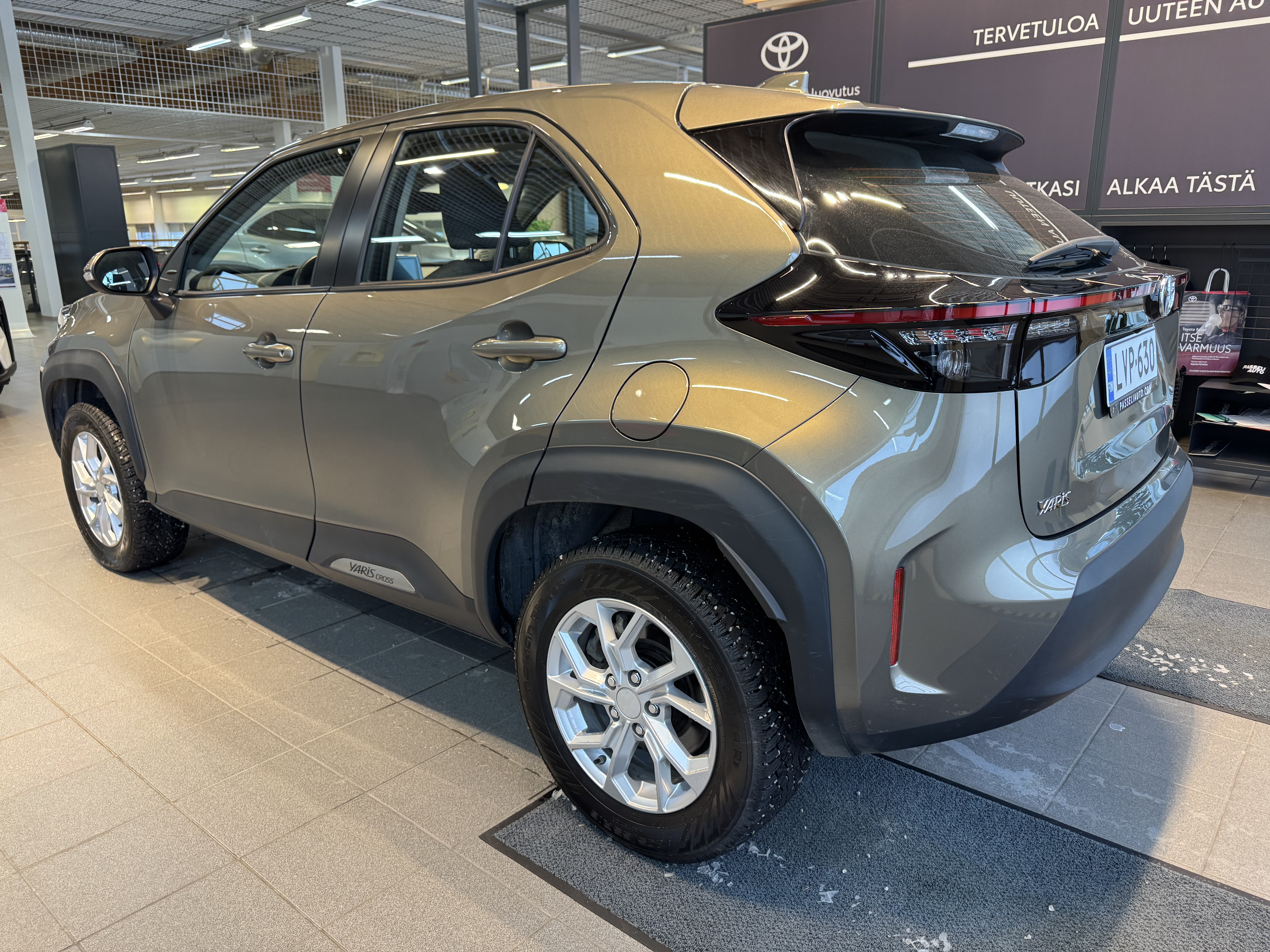 TOYOTA Yaris Cross 2024