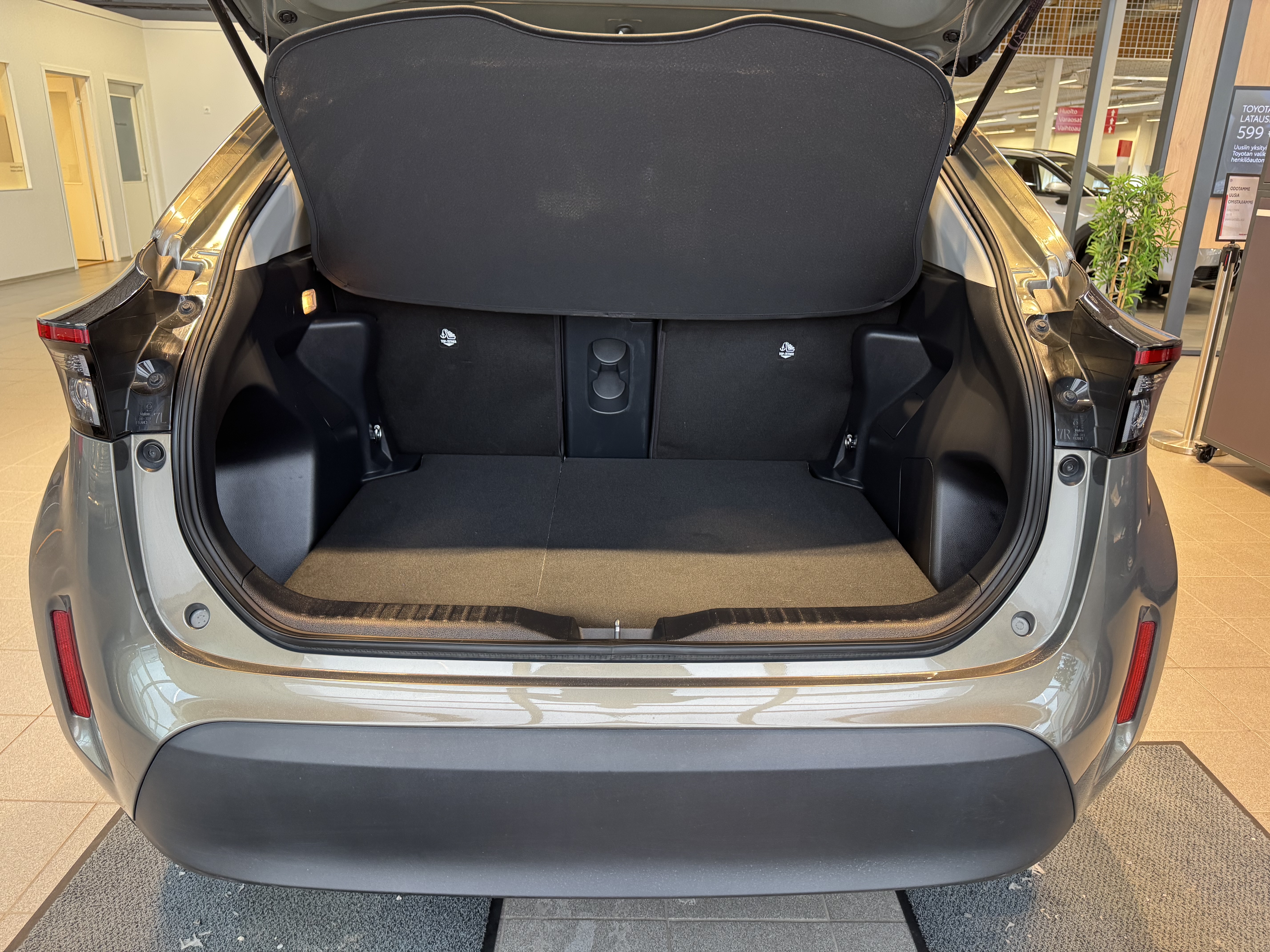 TOYOTA Yaris Cross 2024