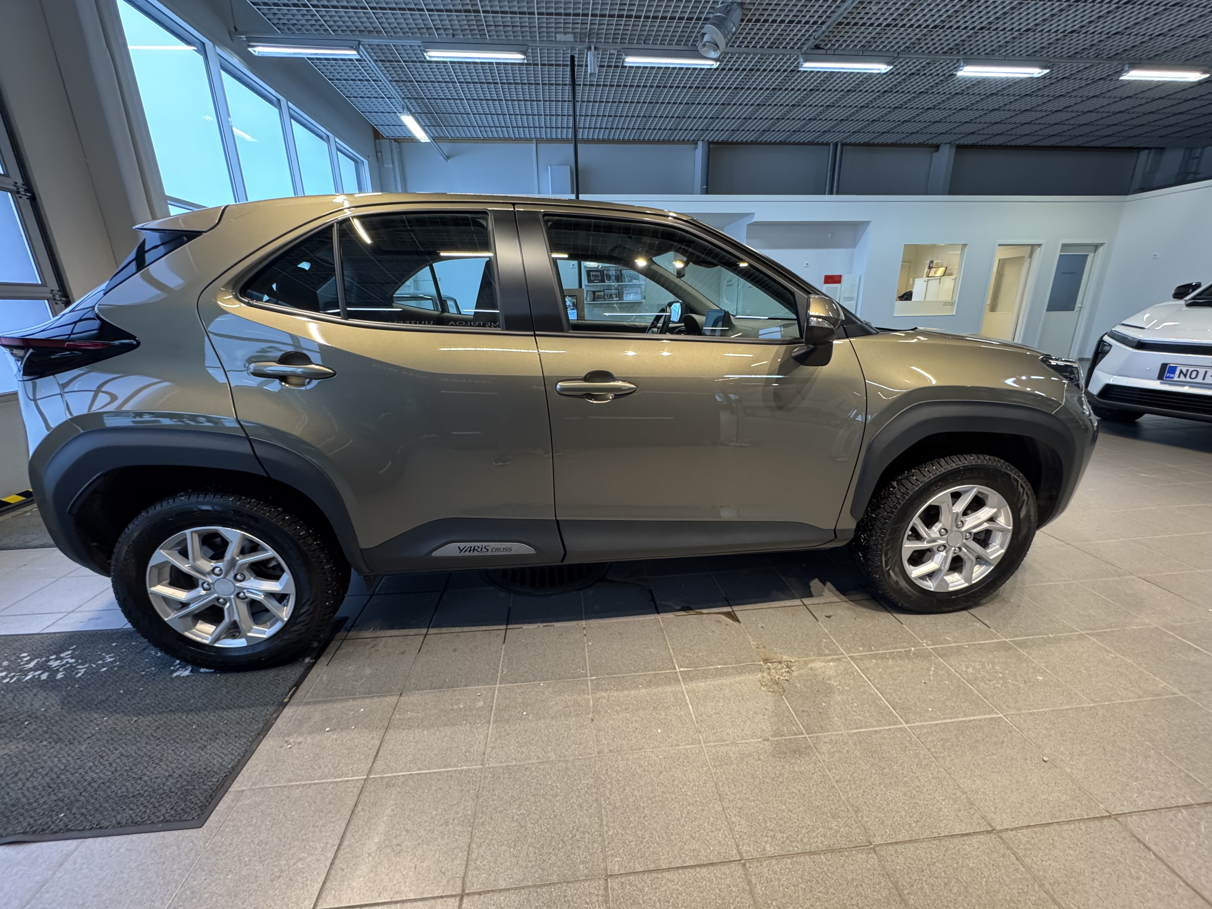 TOYOTA Yaris Cross 2024