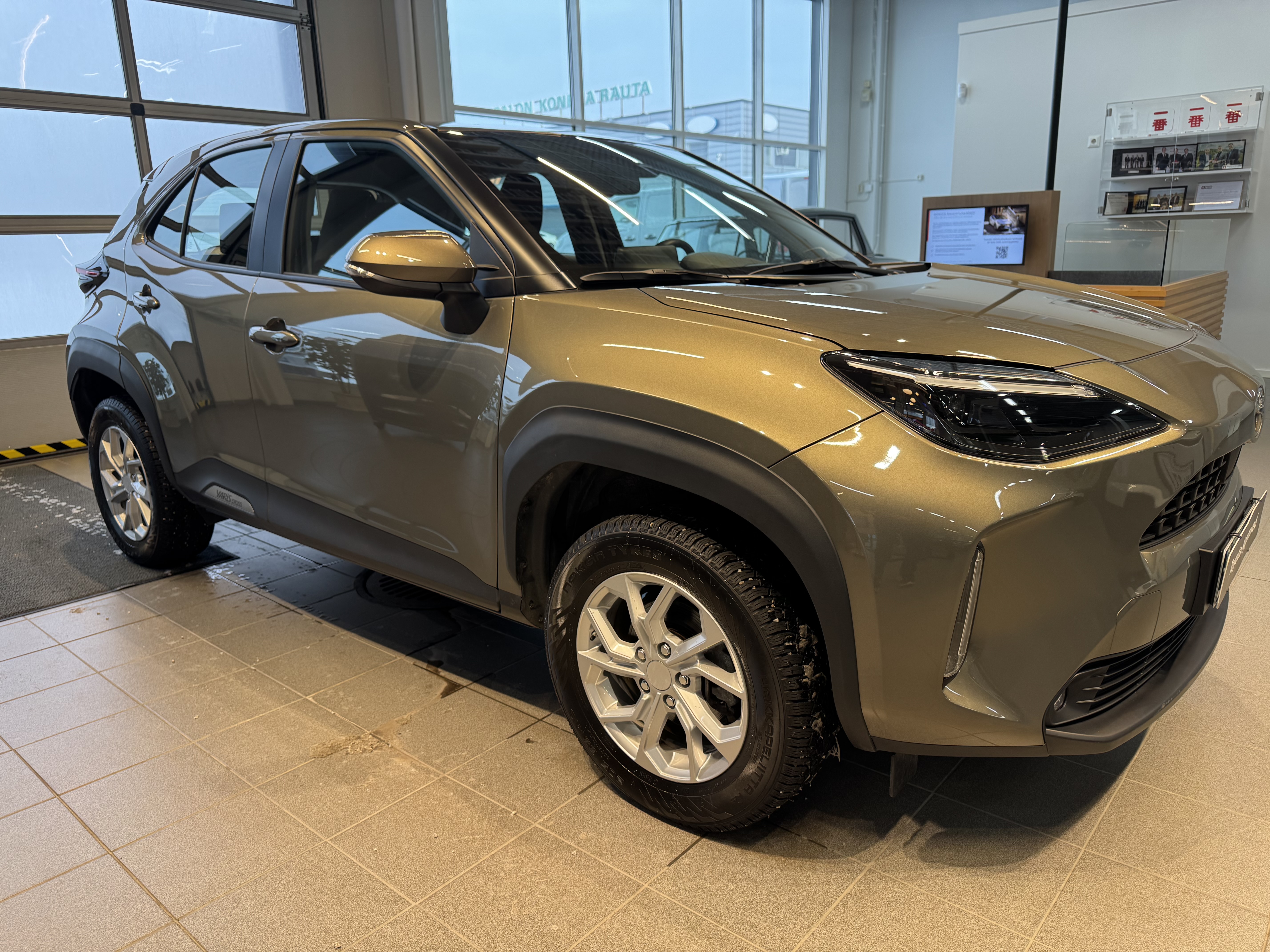 TOYOTA Yaris Cross 2024