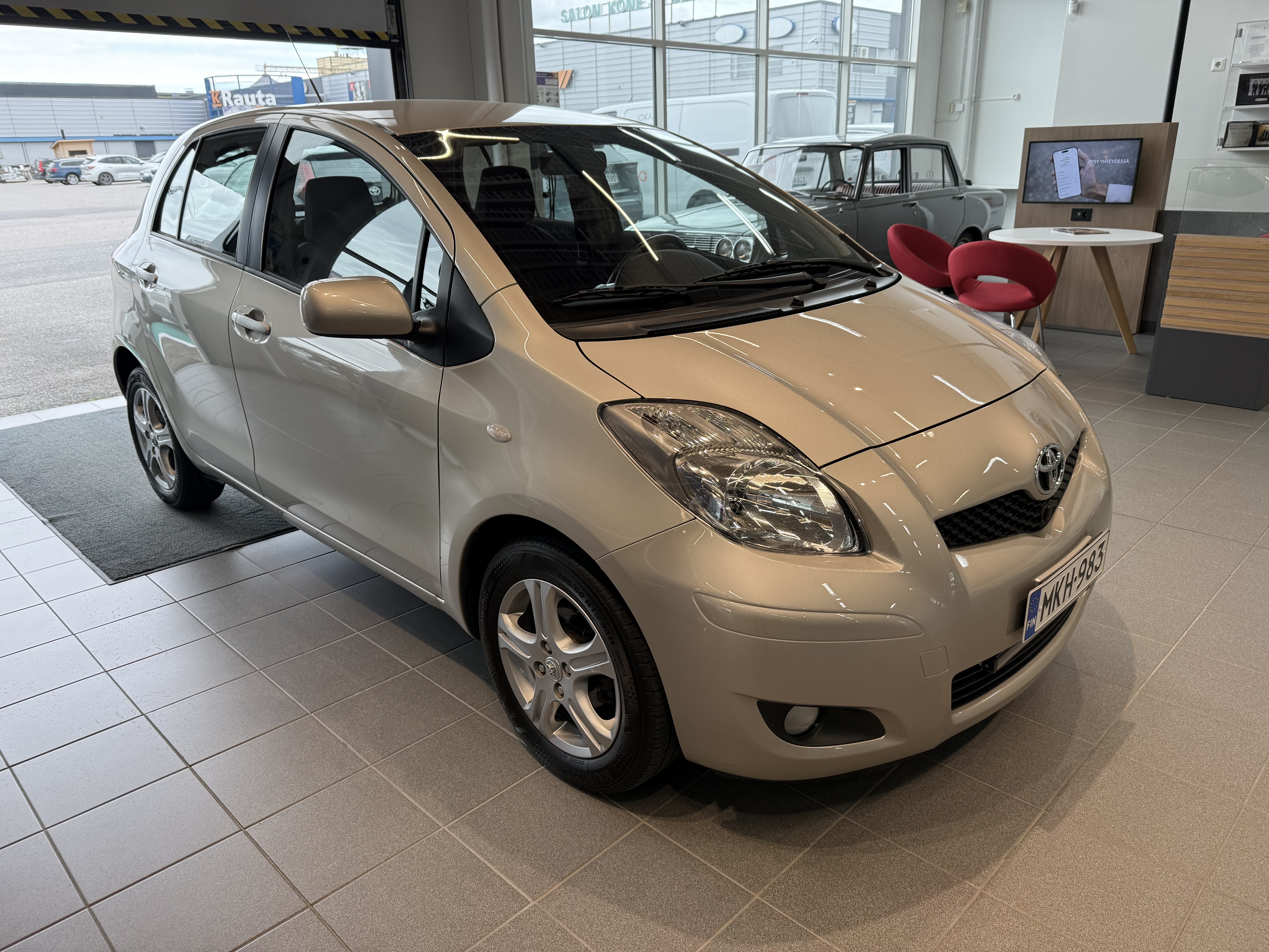 TOYOTA YARIS 2010
