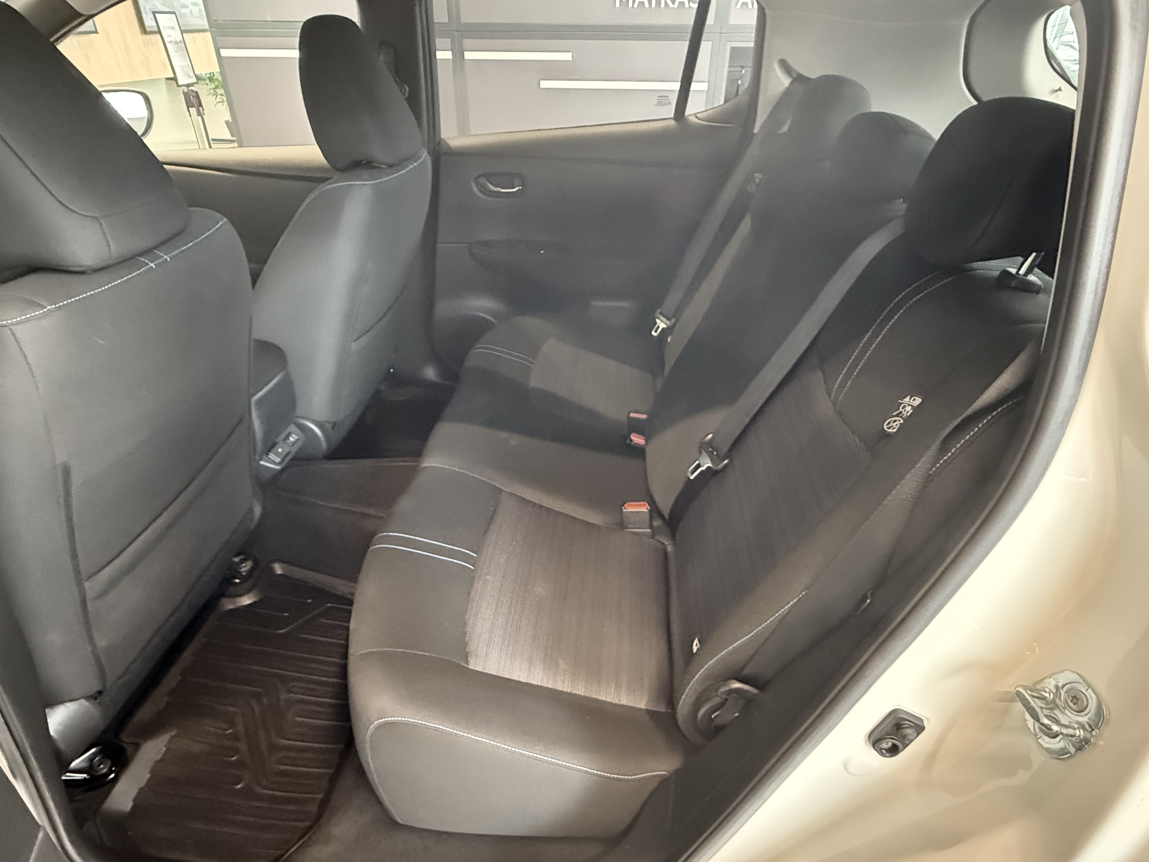 NISSAN Leaf 2023