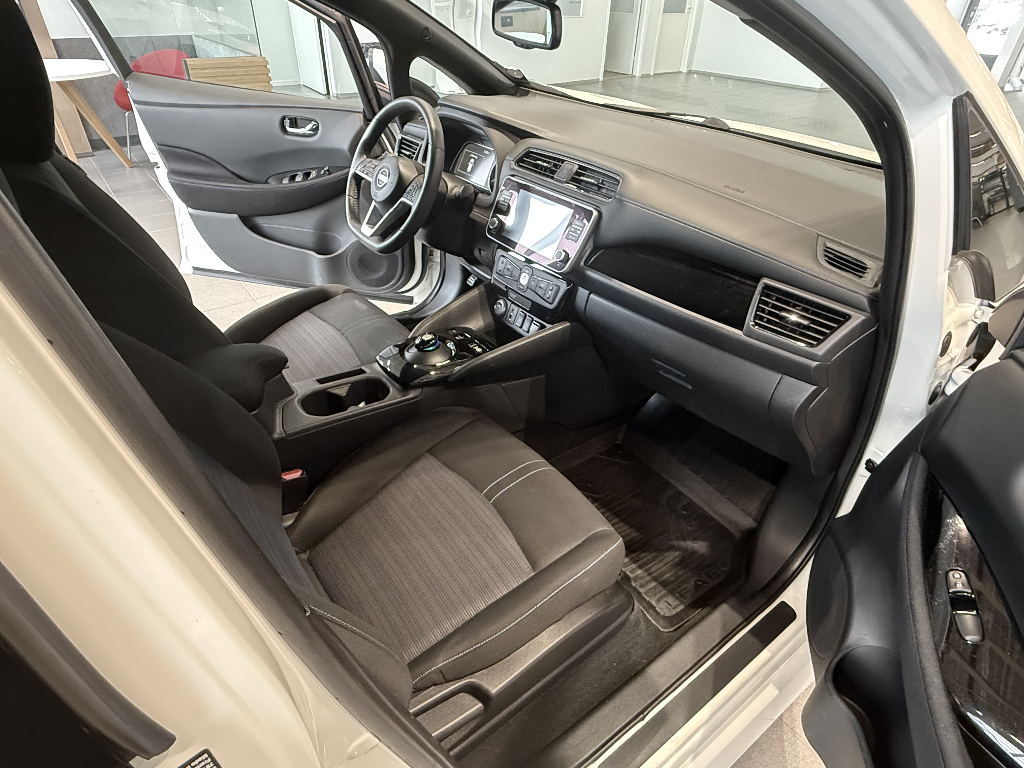 NISSAN Leaf 2023