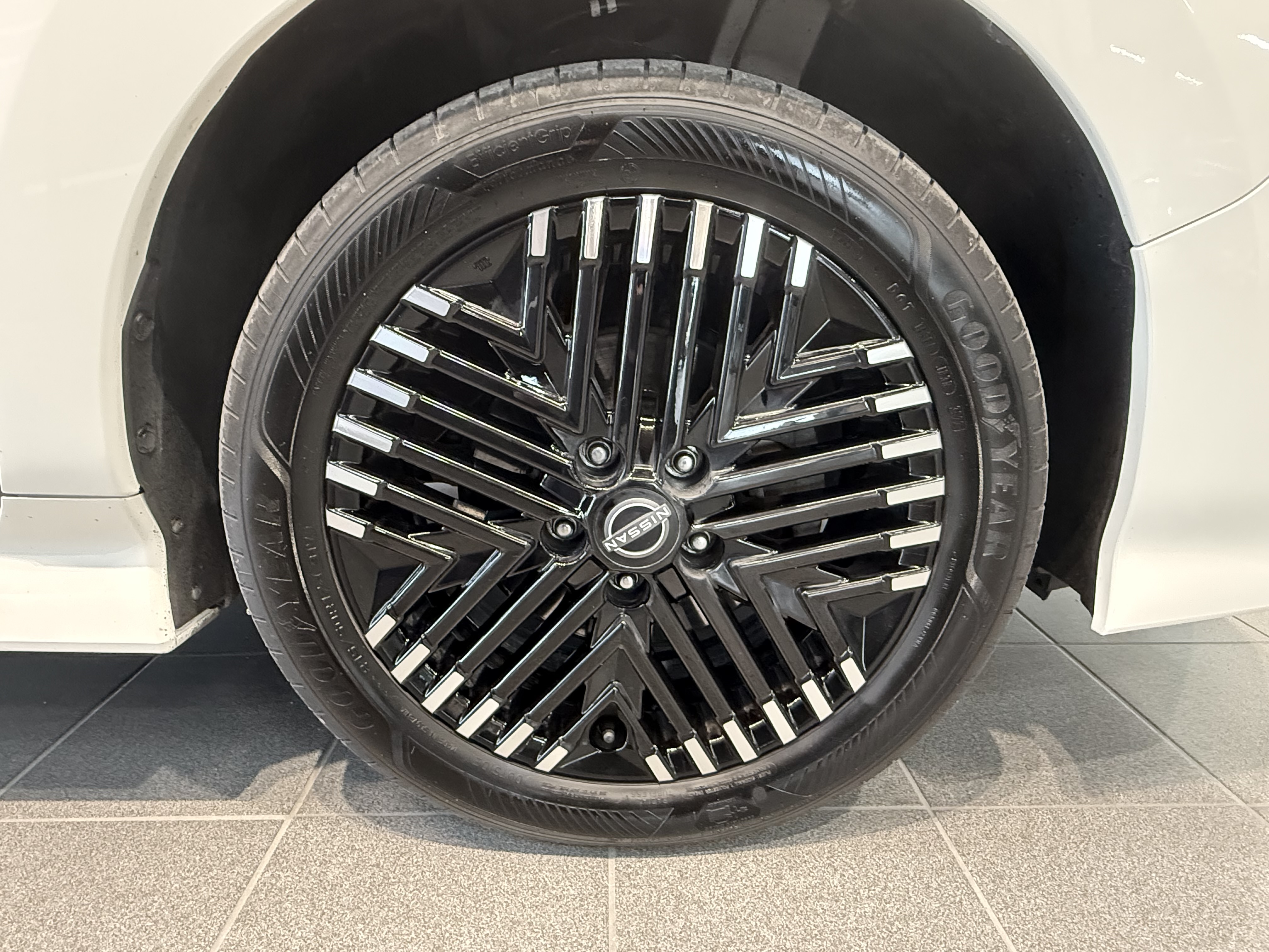 NISSAN Leaf 2023