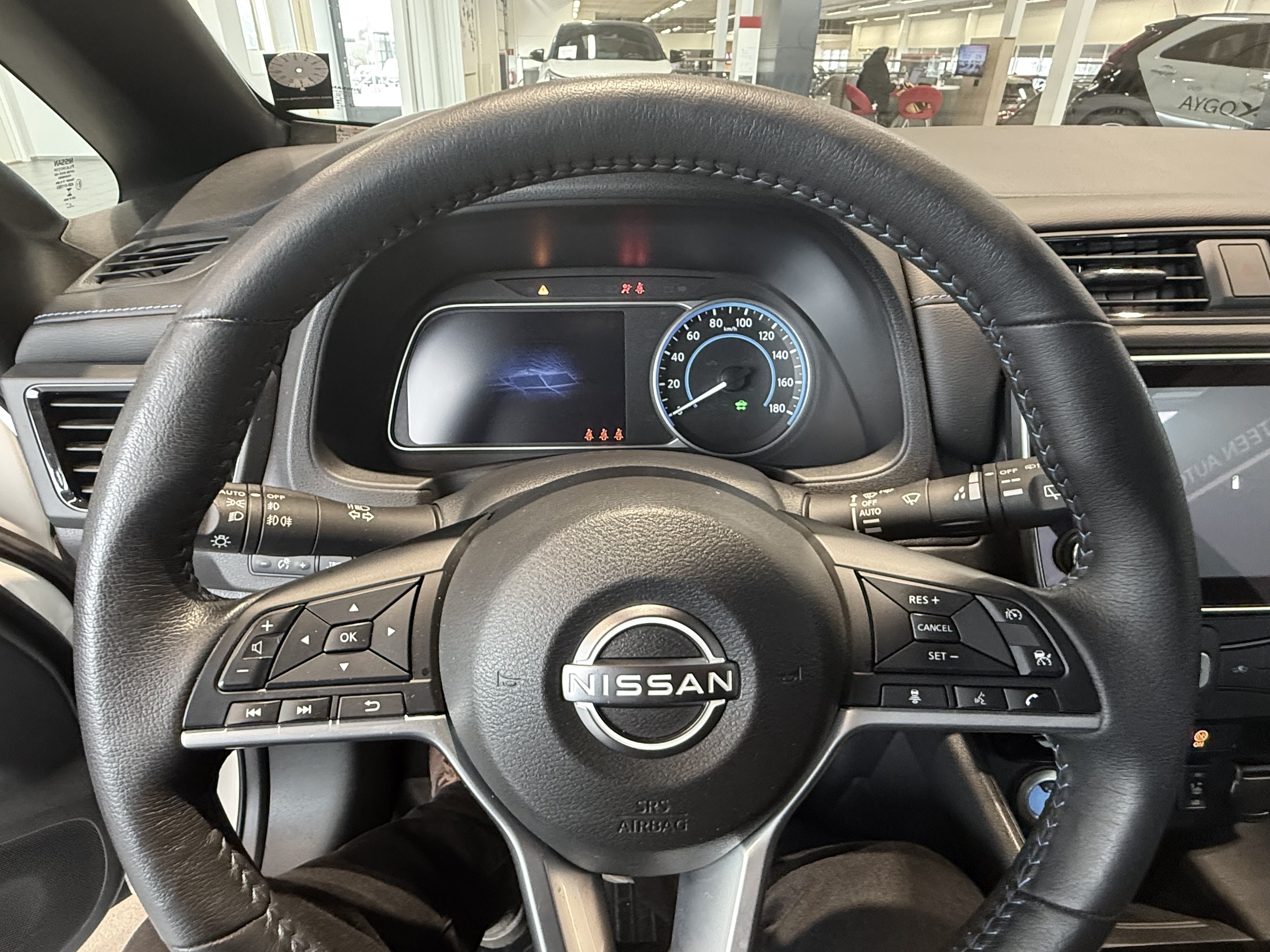 NISSAN Leaf 2023