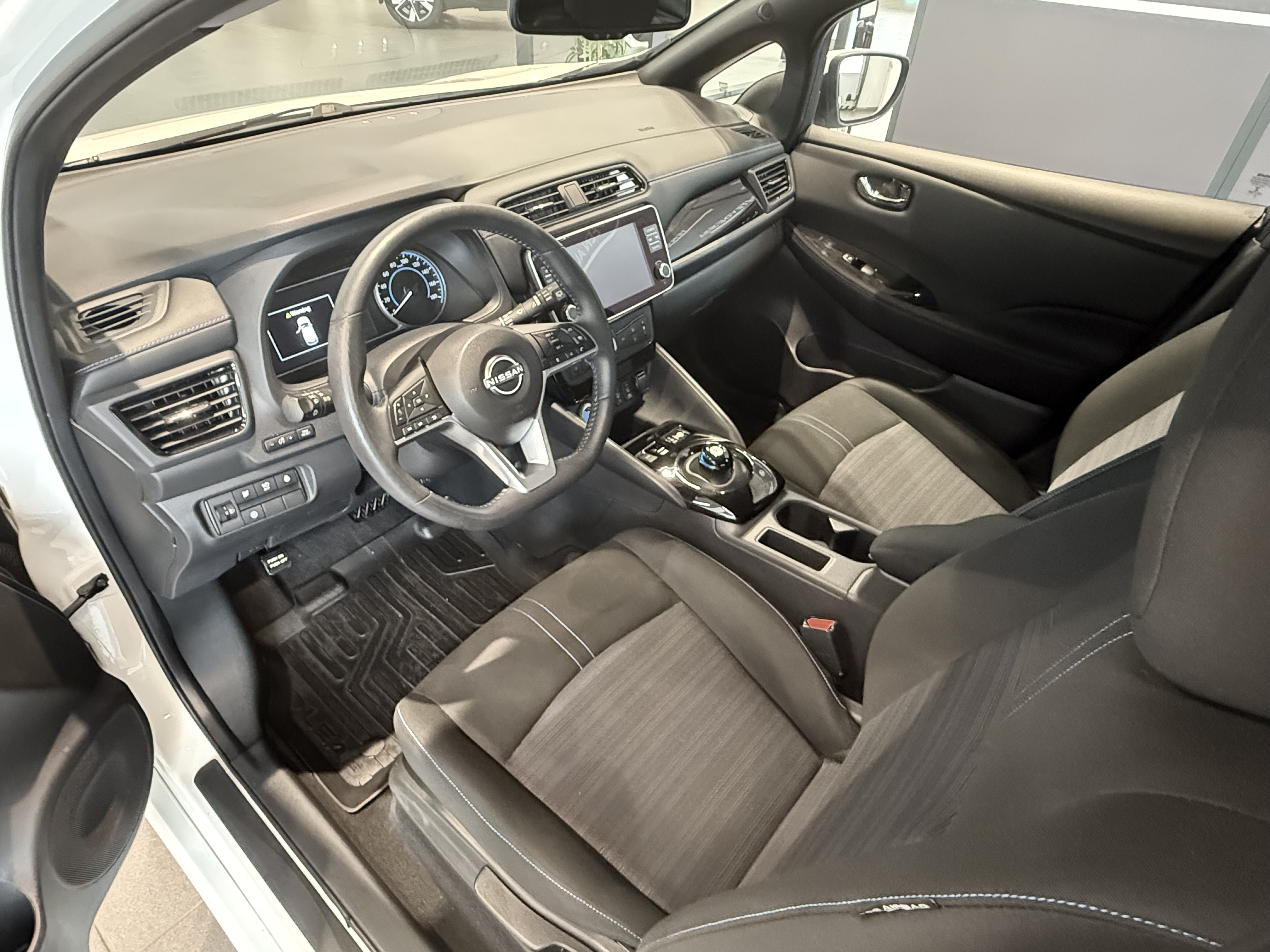 NISSAN Leaf 2023