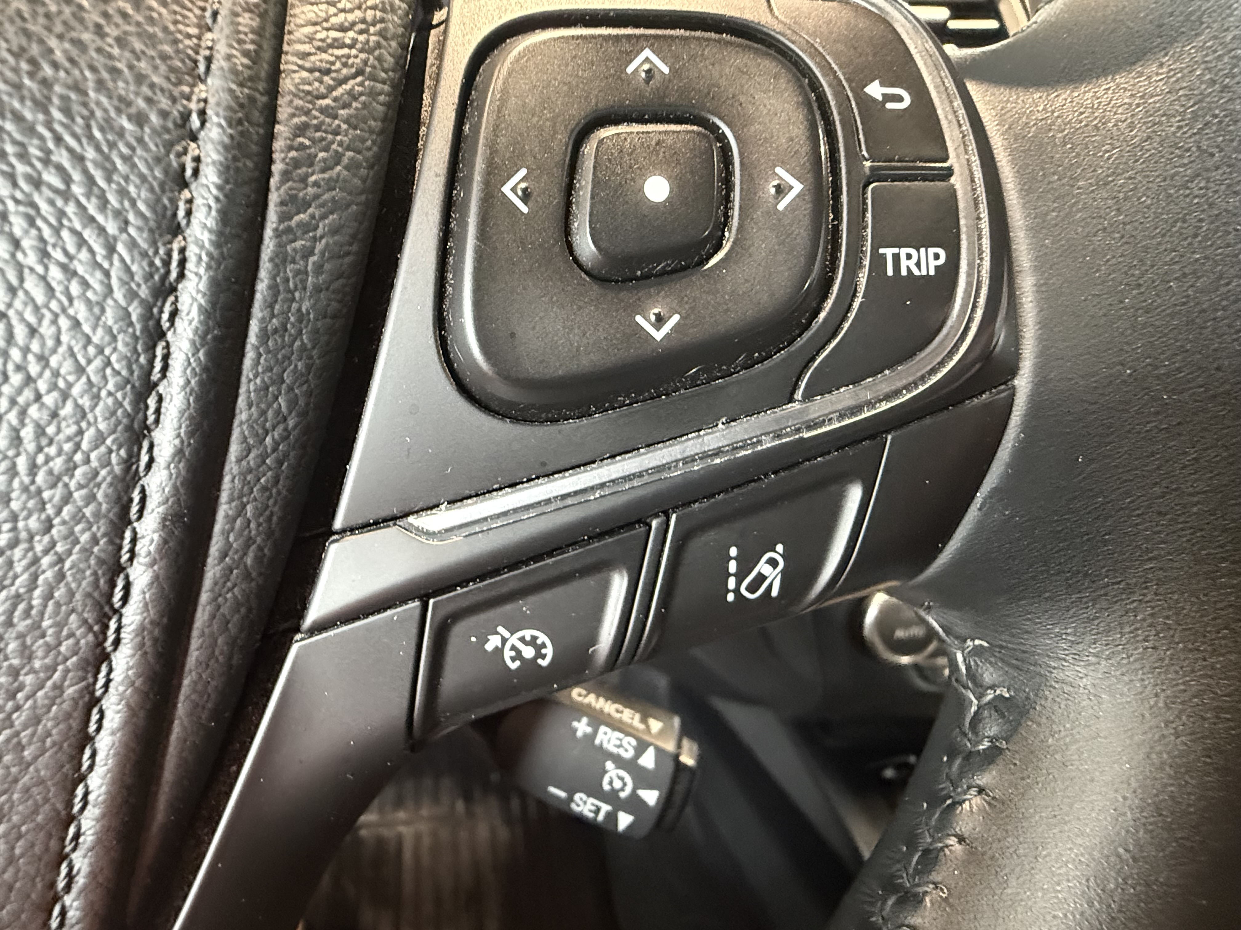 TOYOTA AVENSIS 2015