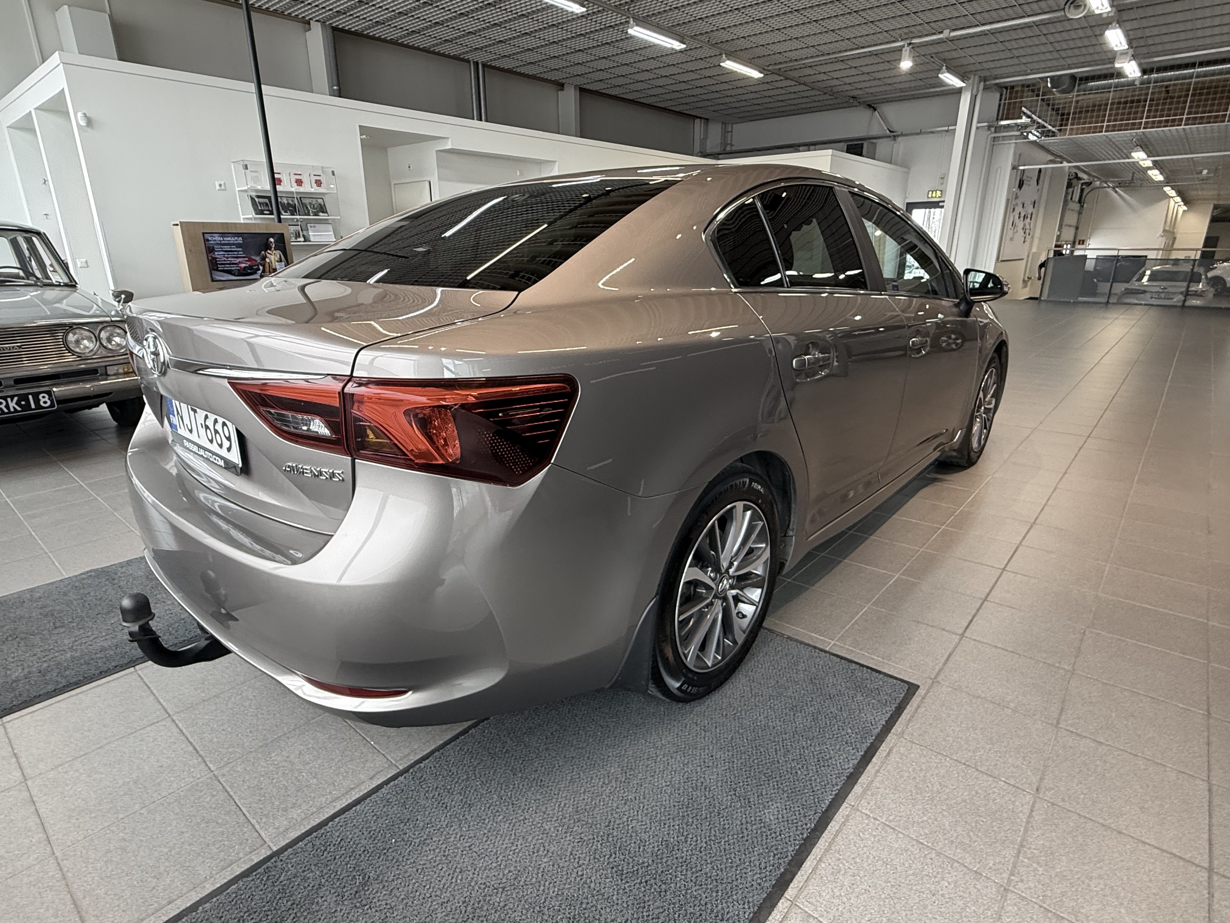 TOYOTA AVENSIS 2015