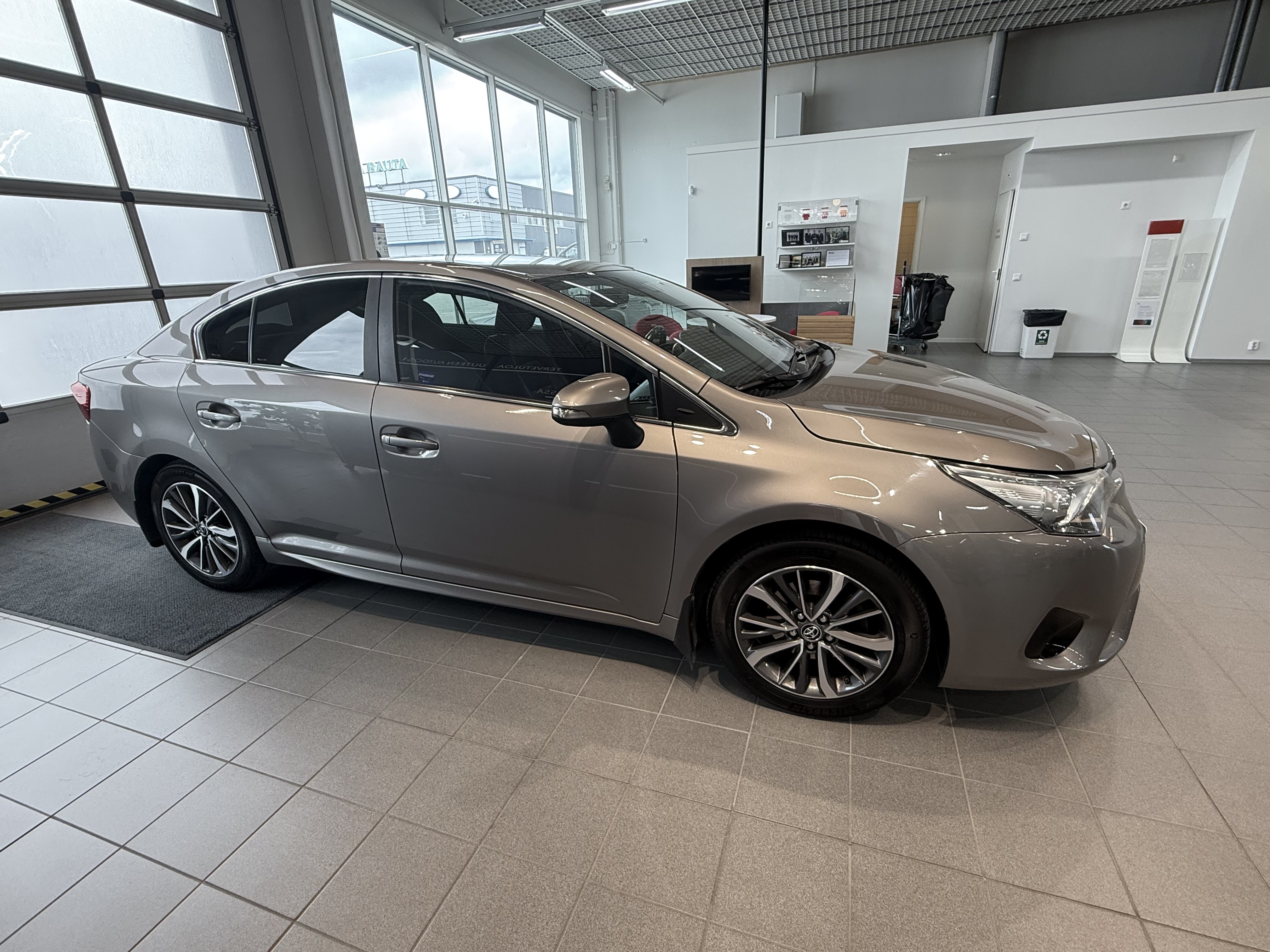 TOYOTA AVENSIS 2015