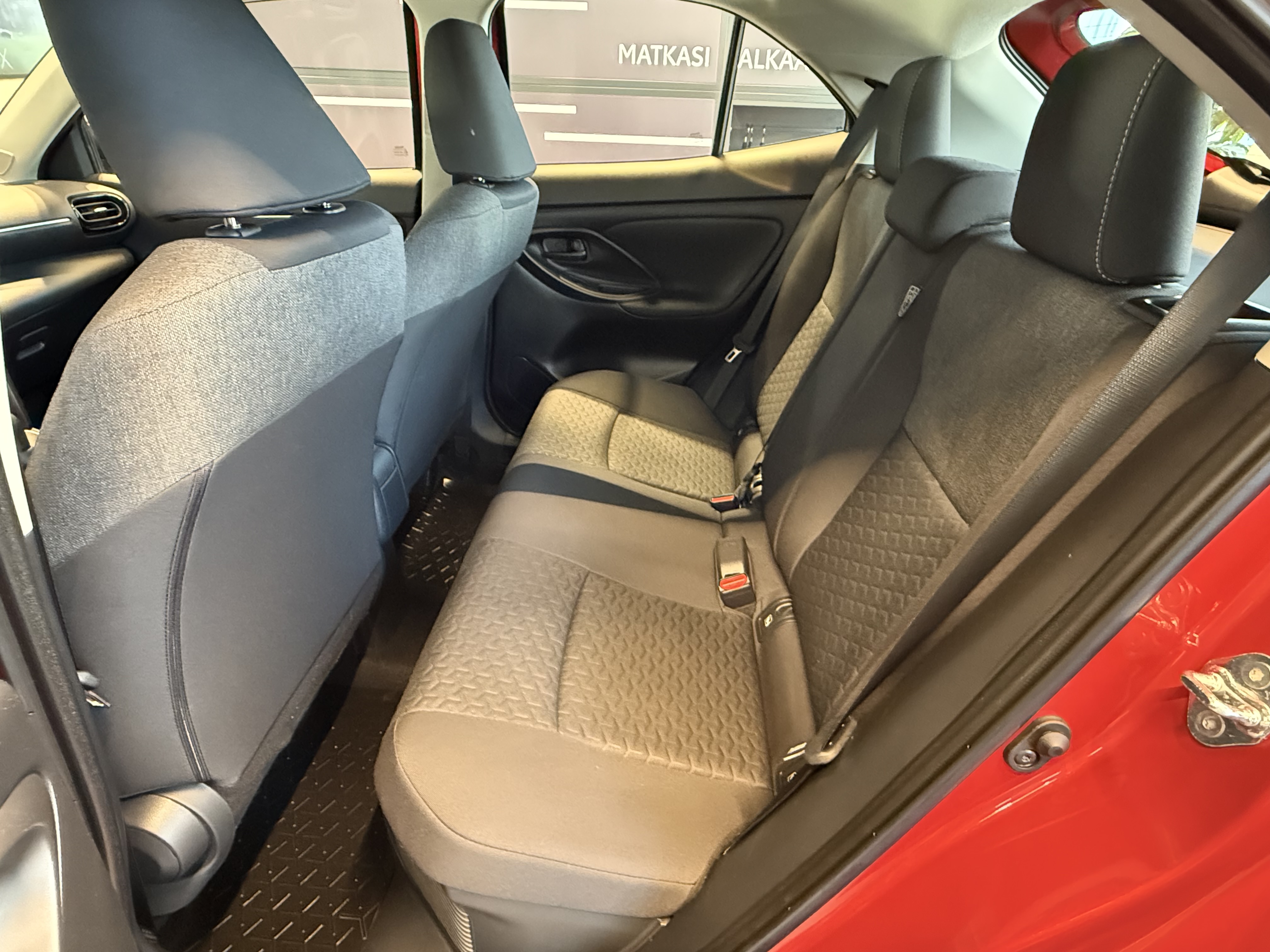 TOYOTA Yaris Cross 2024