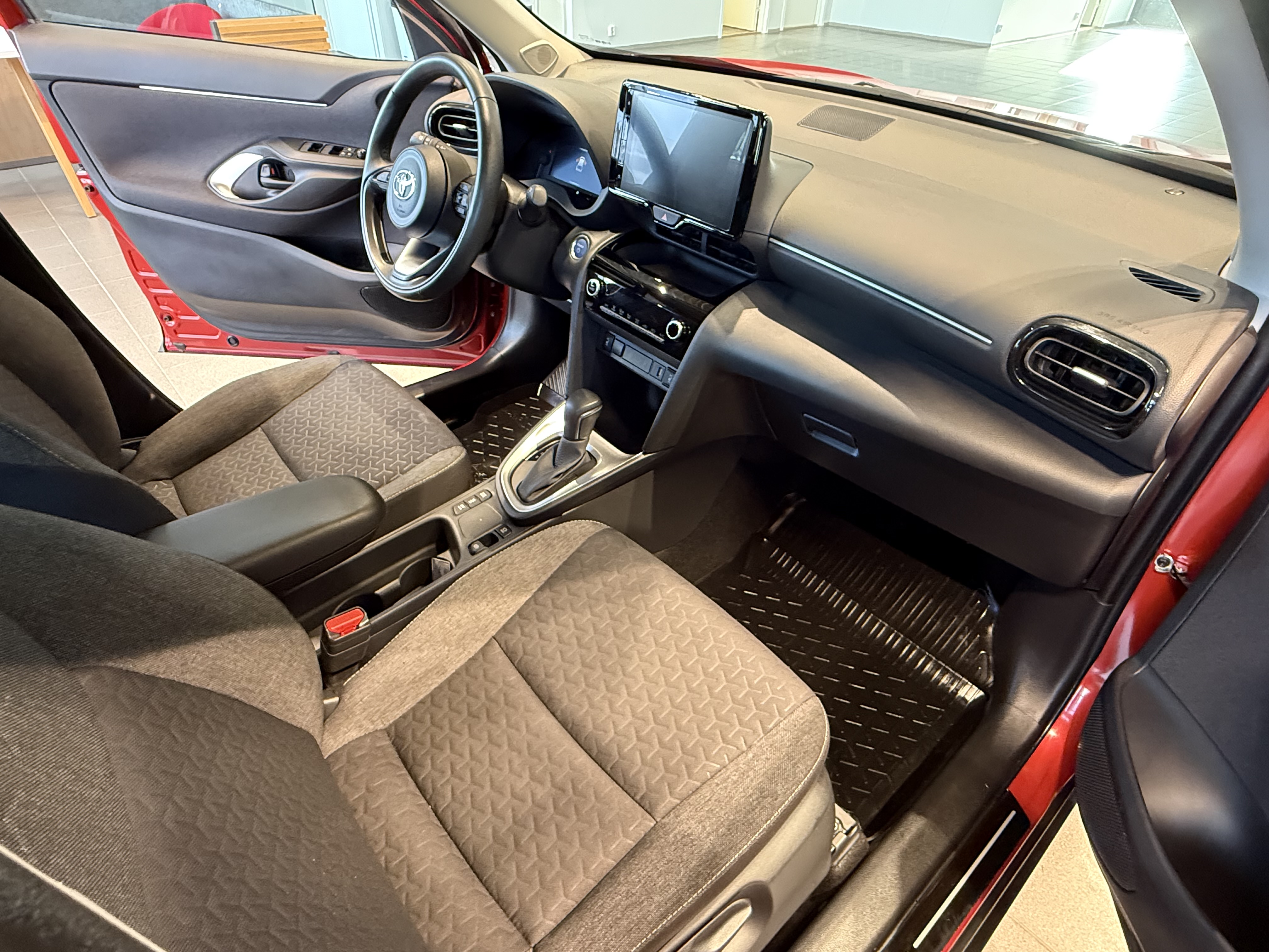 TOYOTA Yaris Cross 2024