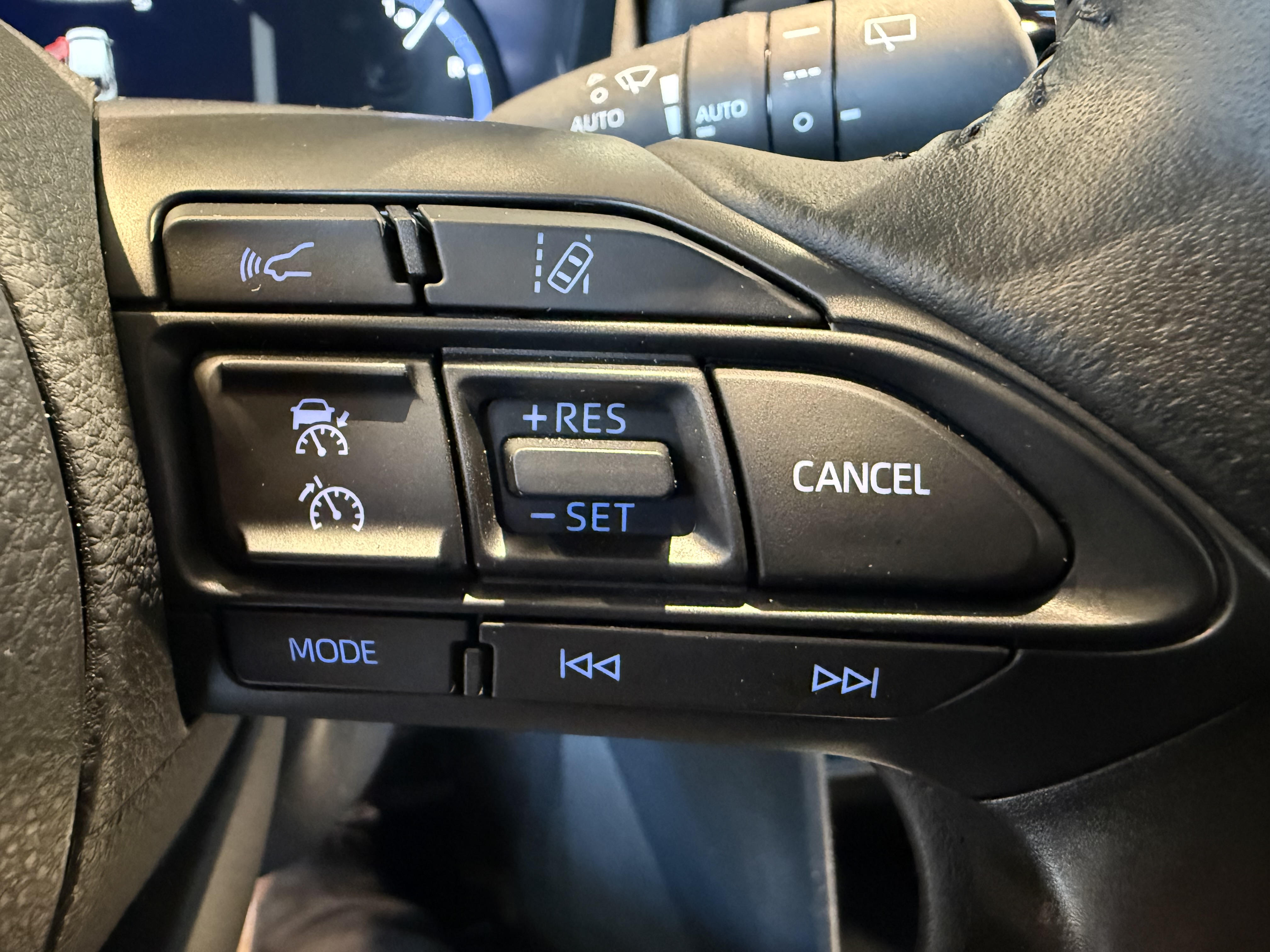 TOYOTA Yaris Cross 2024