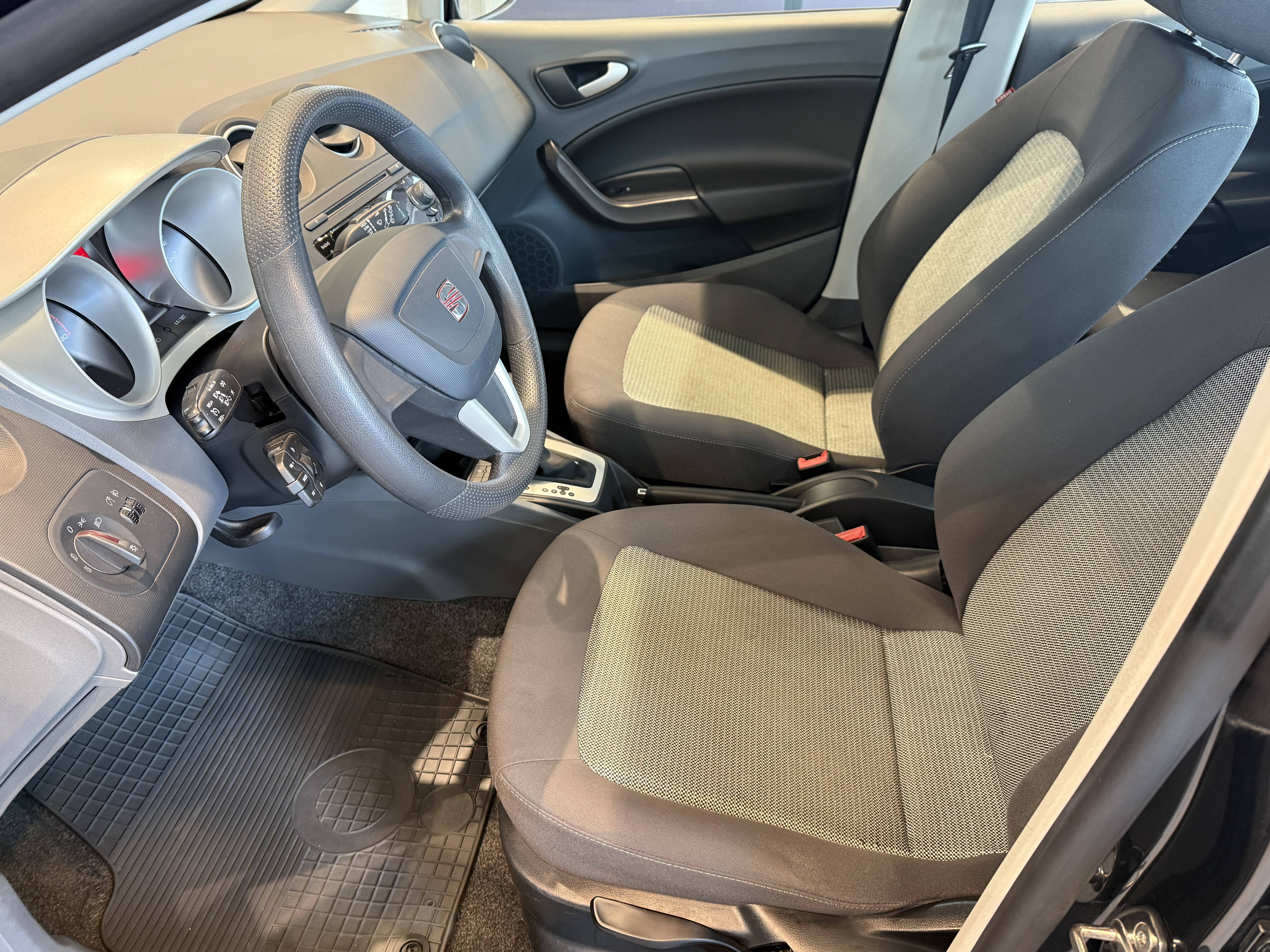 SEAT IBIZA 2010