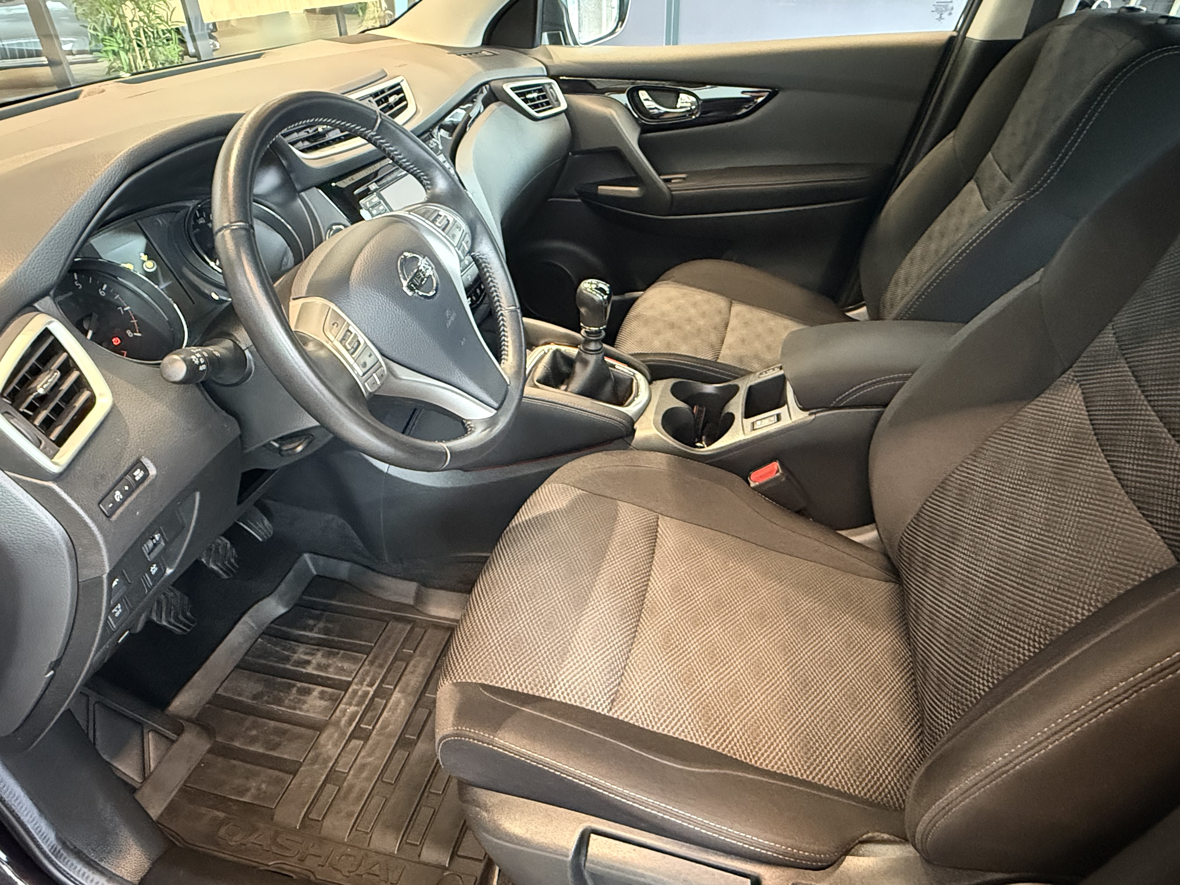 NISSAN Qashqai 2017