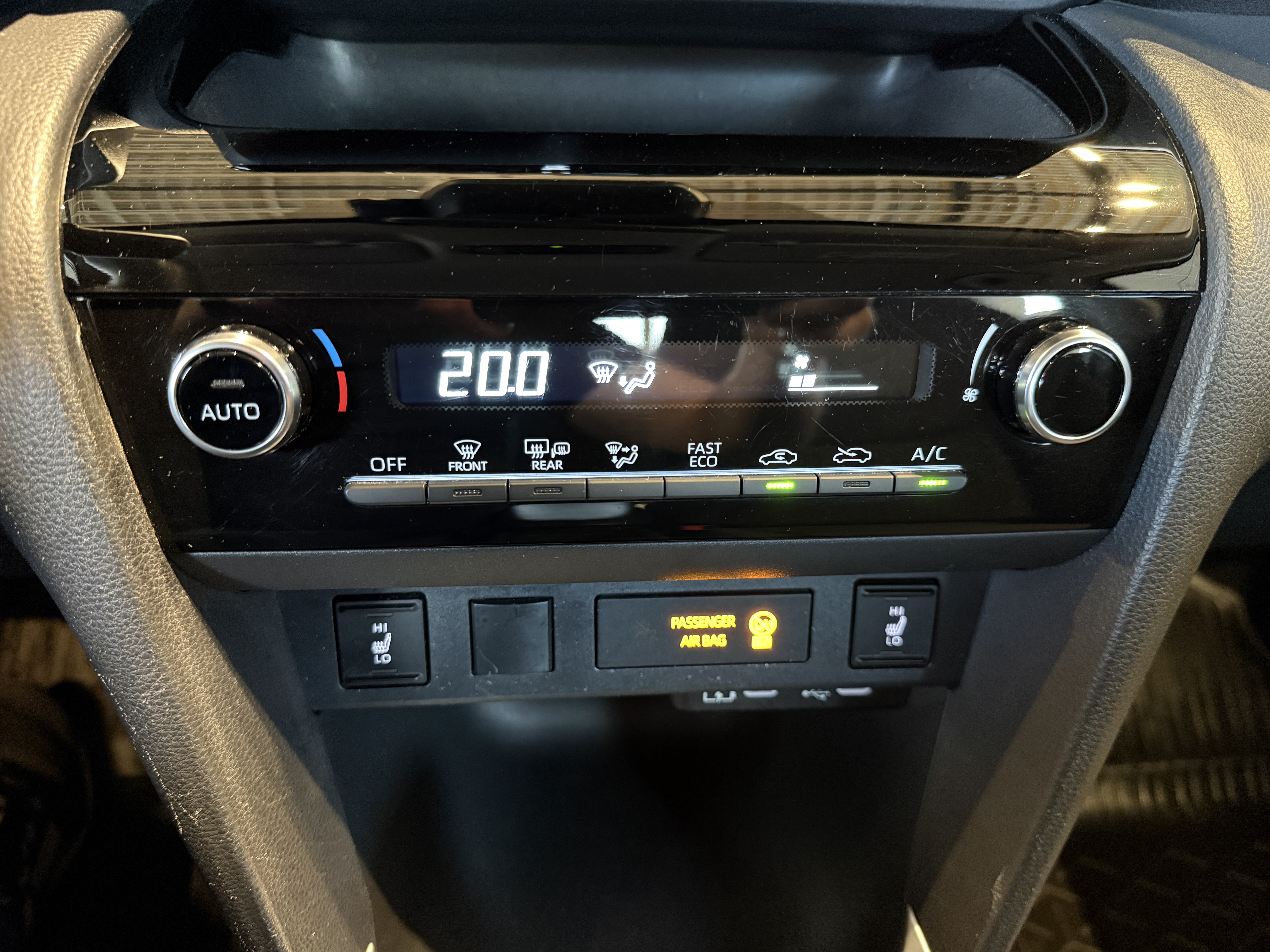 TOYOTA Yaris Cross 2024