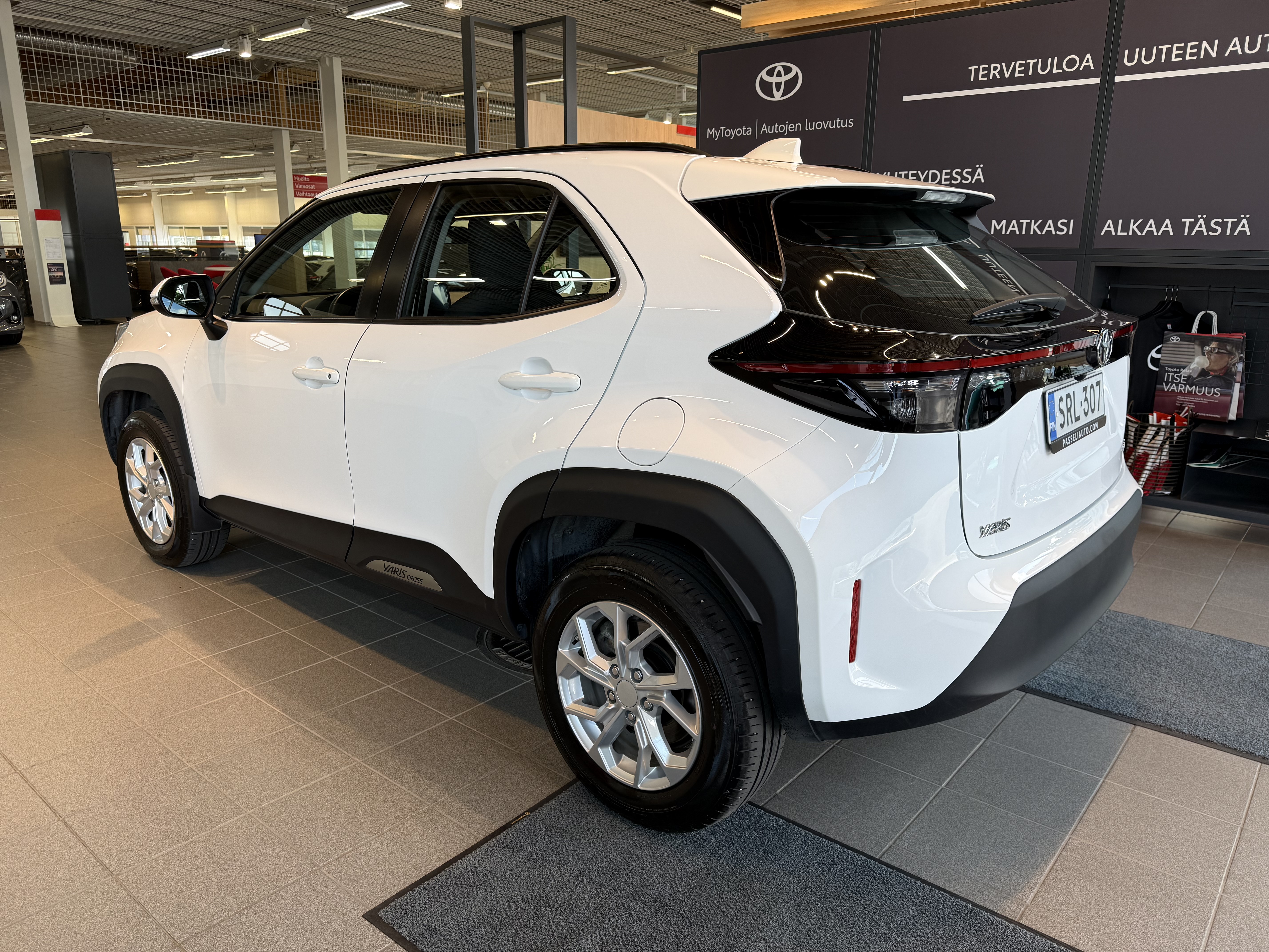 TOYOTA Yaris Cross 2024