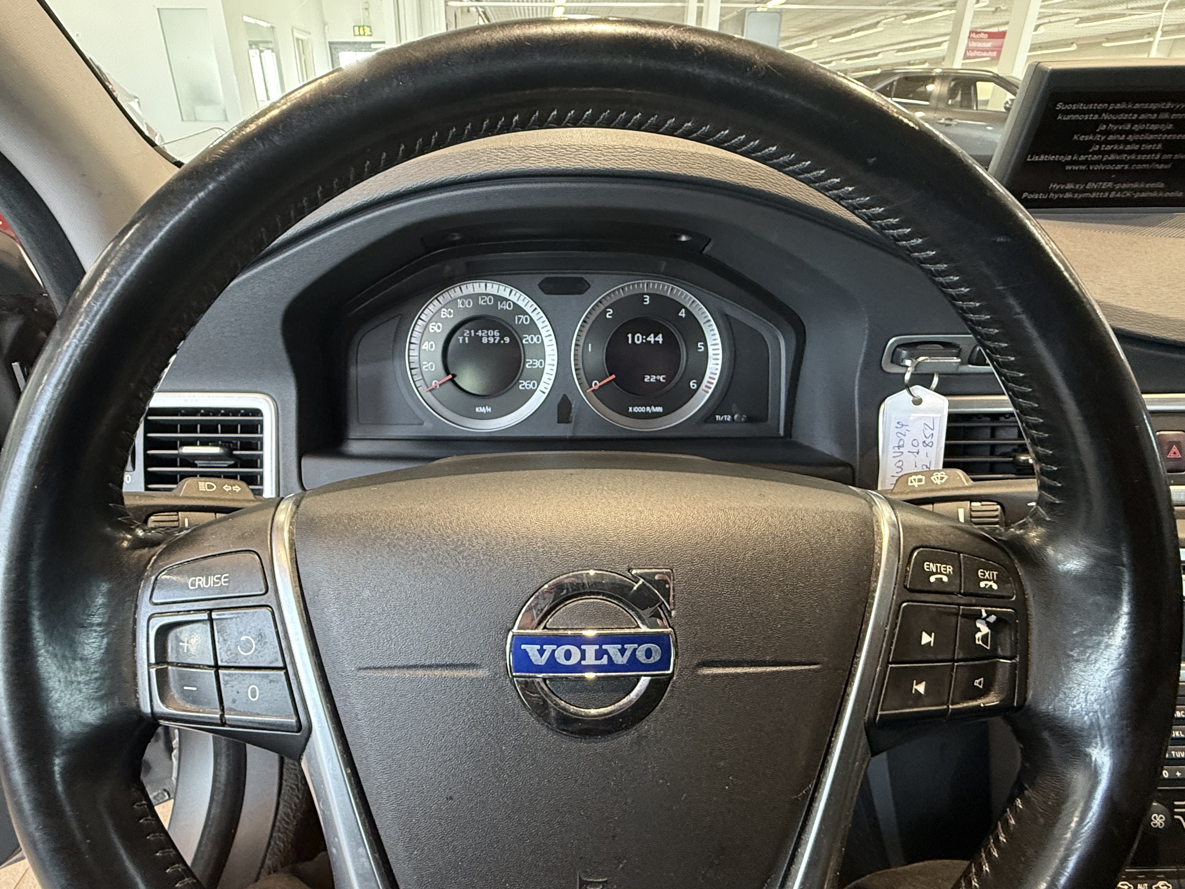 VOLVO V70 2010