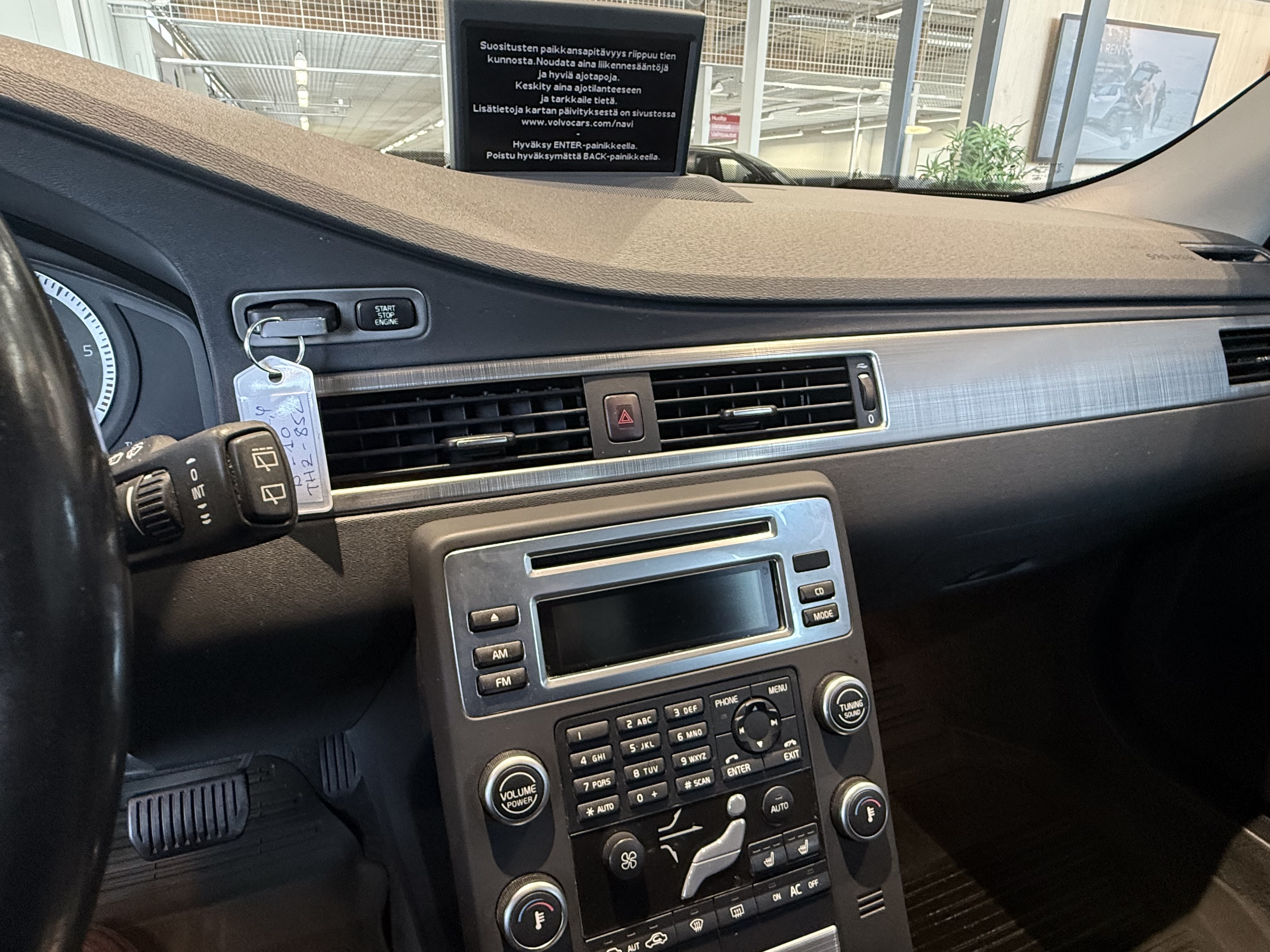 VOLVO V70 2010