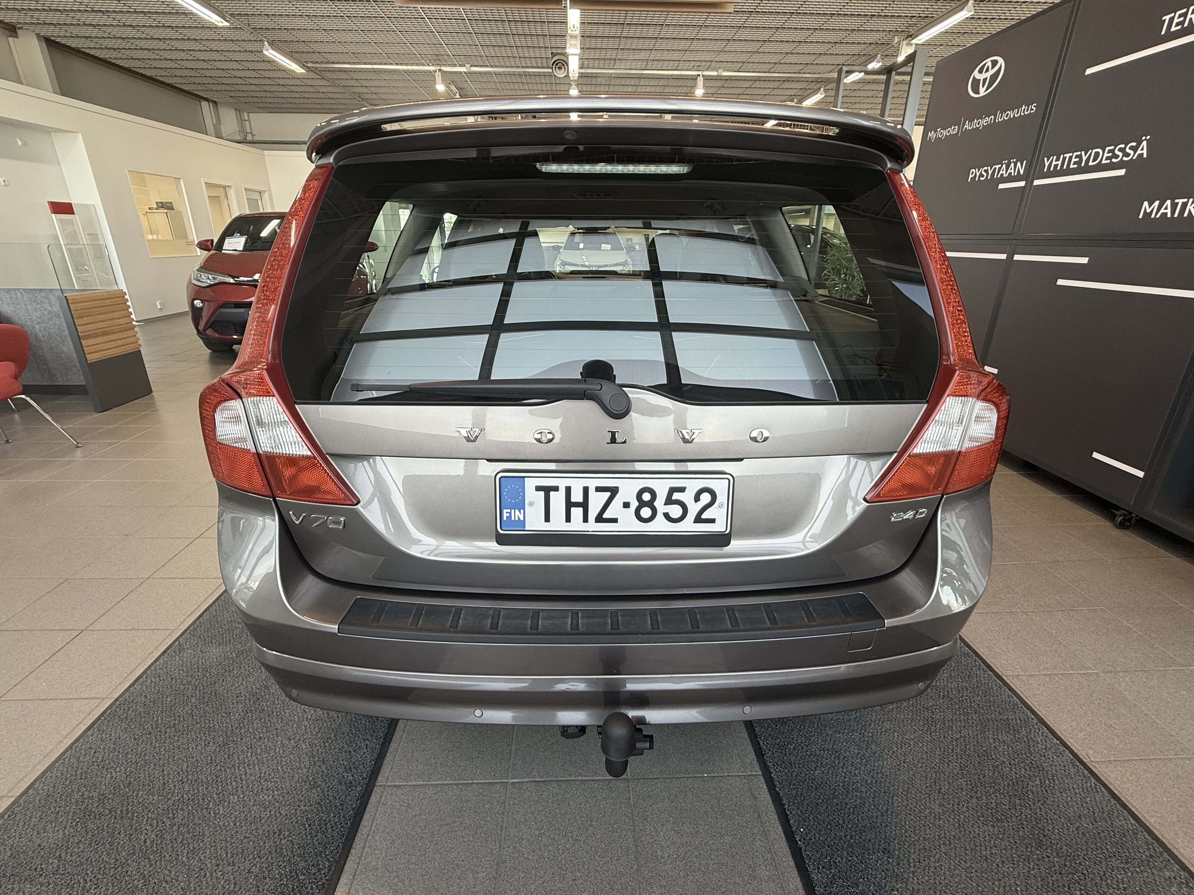 VOLVO V70 2010