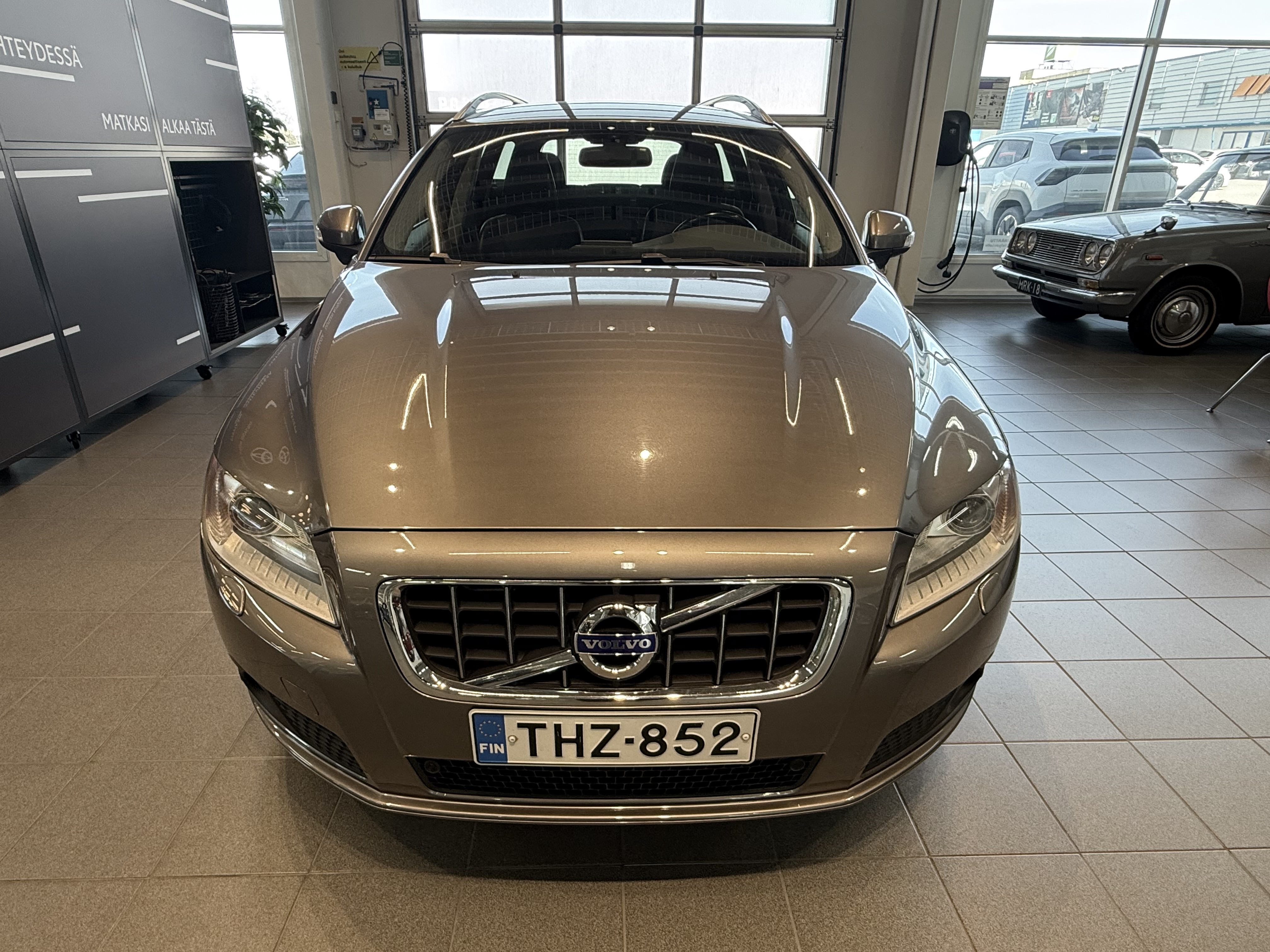 VOLVO V70 2010