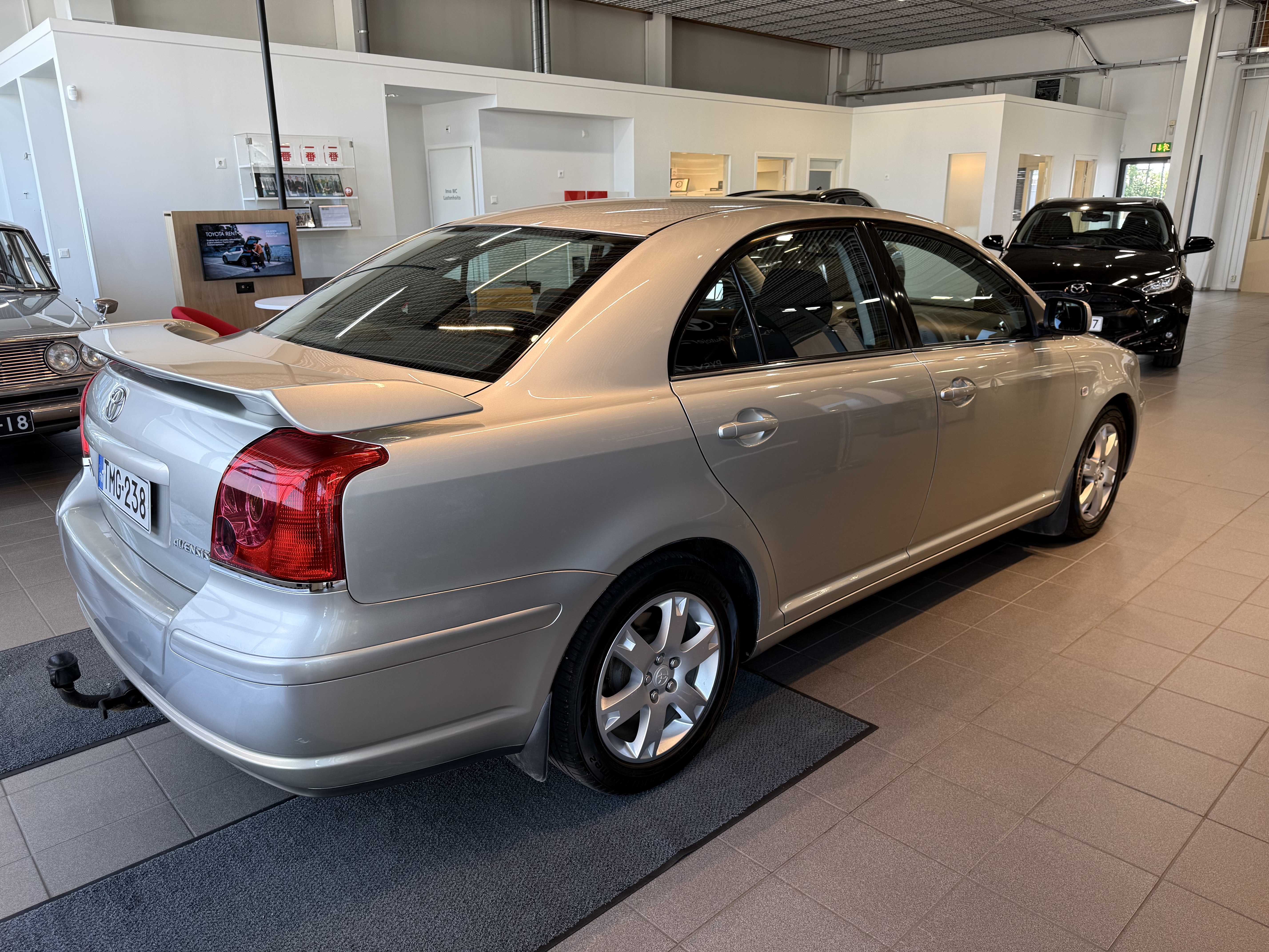 TOYOTA AVENSIS 2004