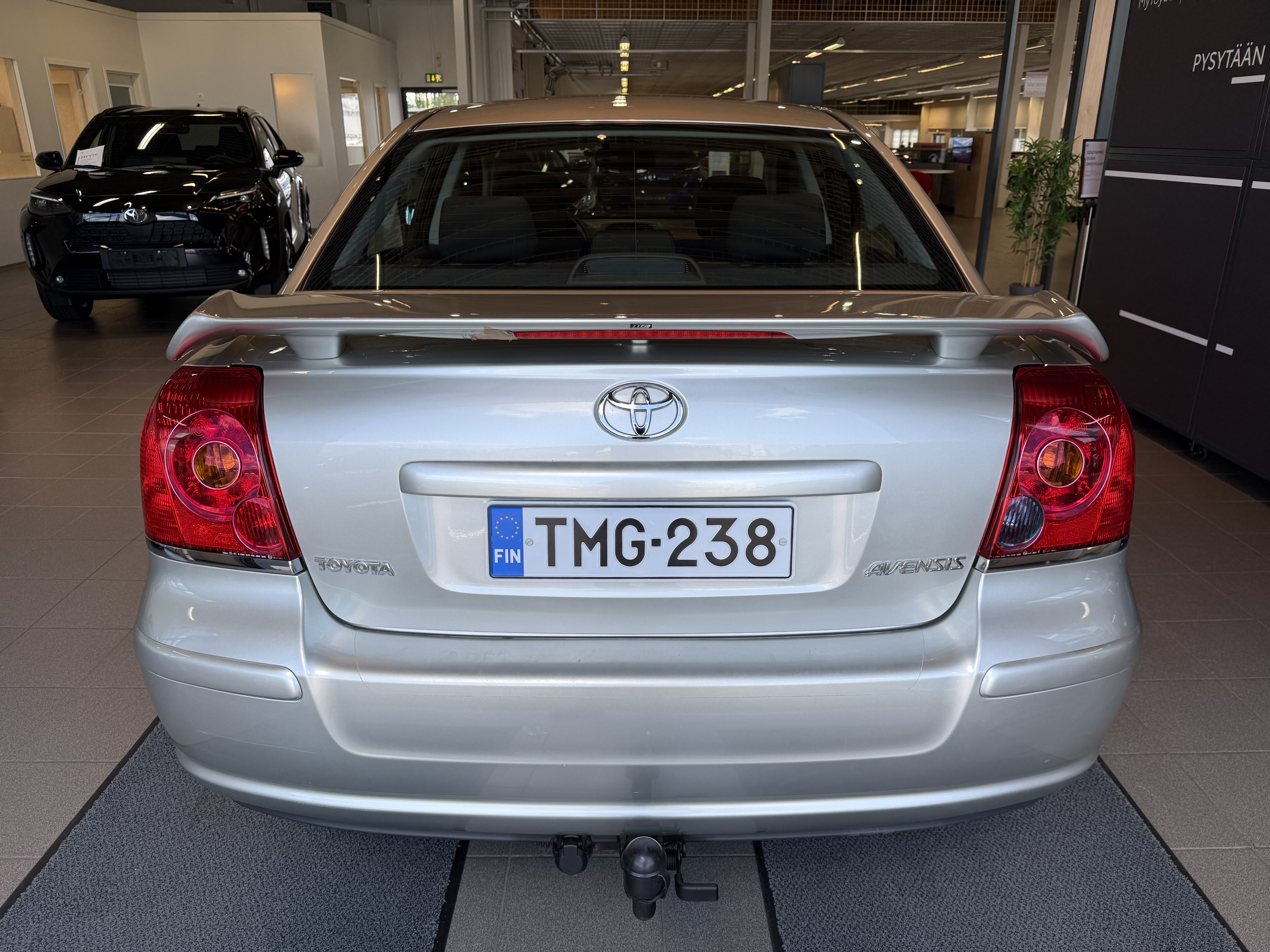 TOYOTA AVENSIS 2004