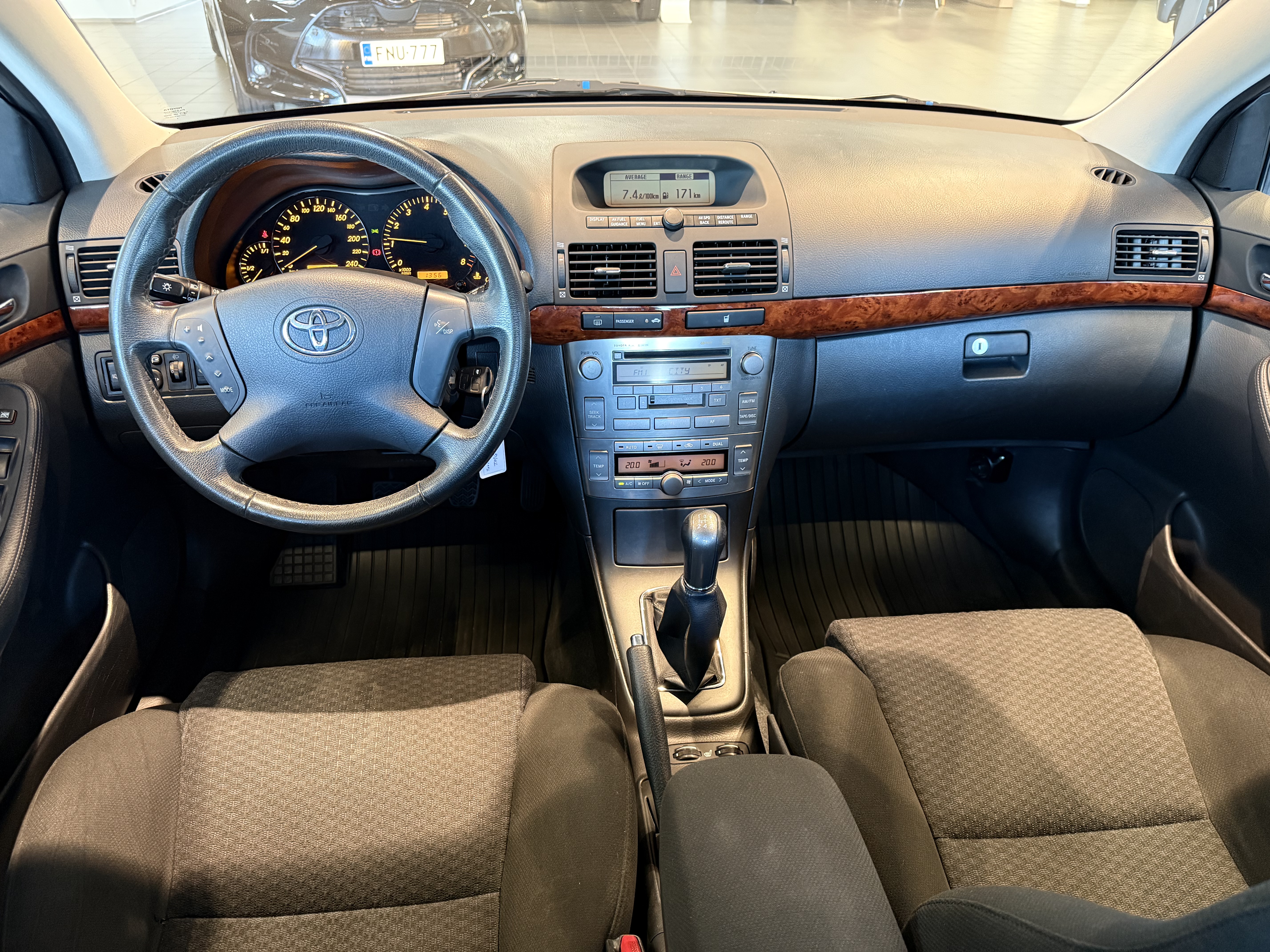 TOYOTA AVENSIS 2004
