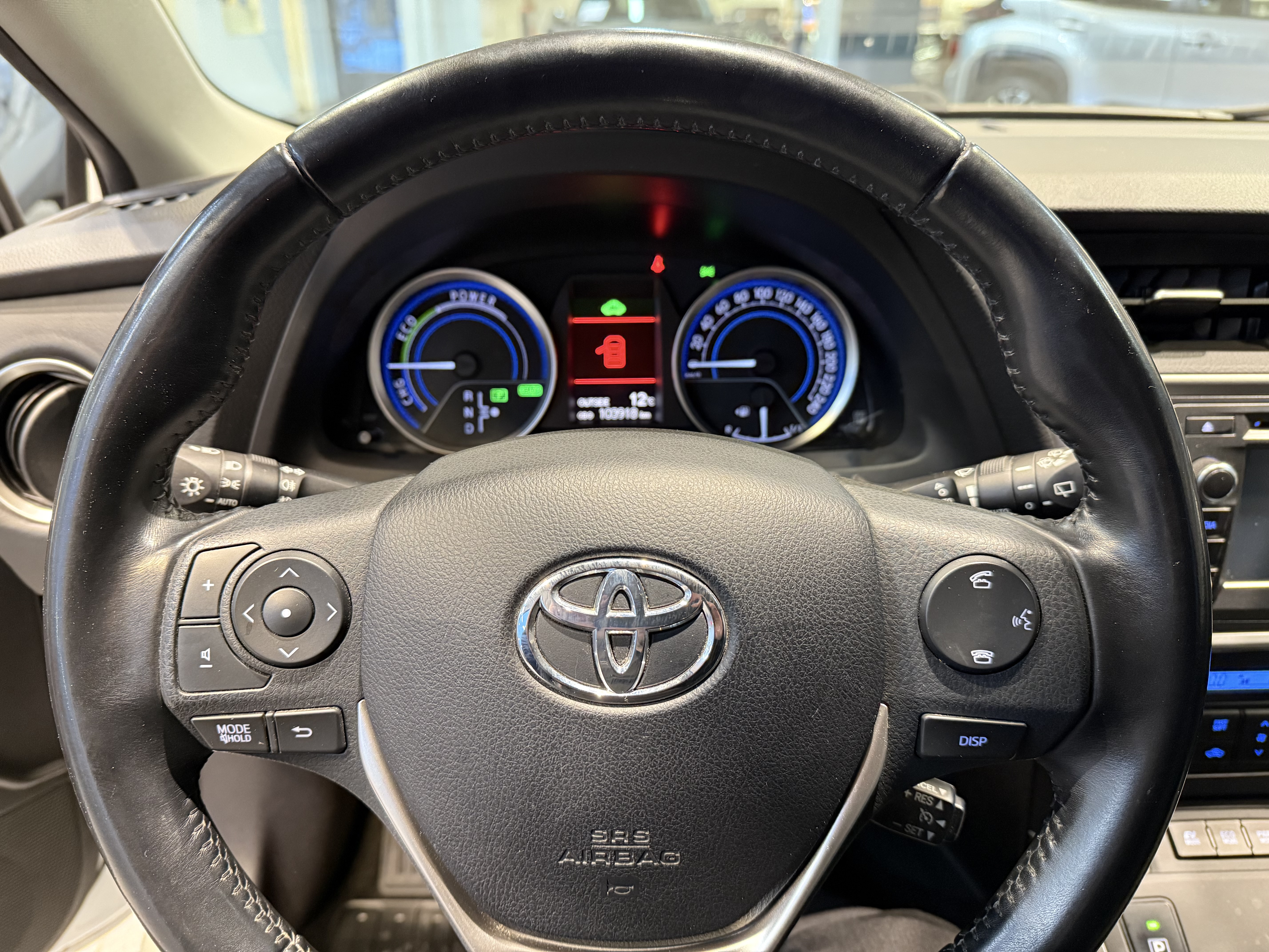 TOYOTA Auris 2015
