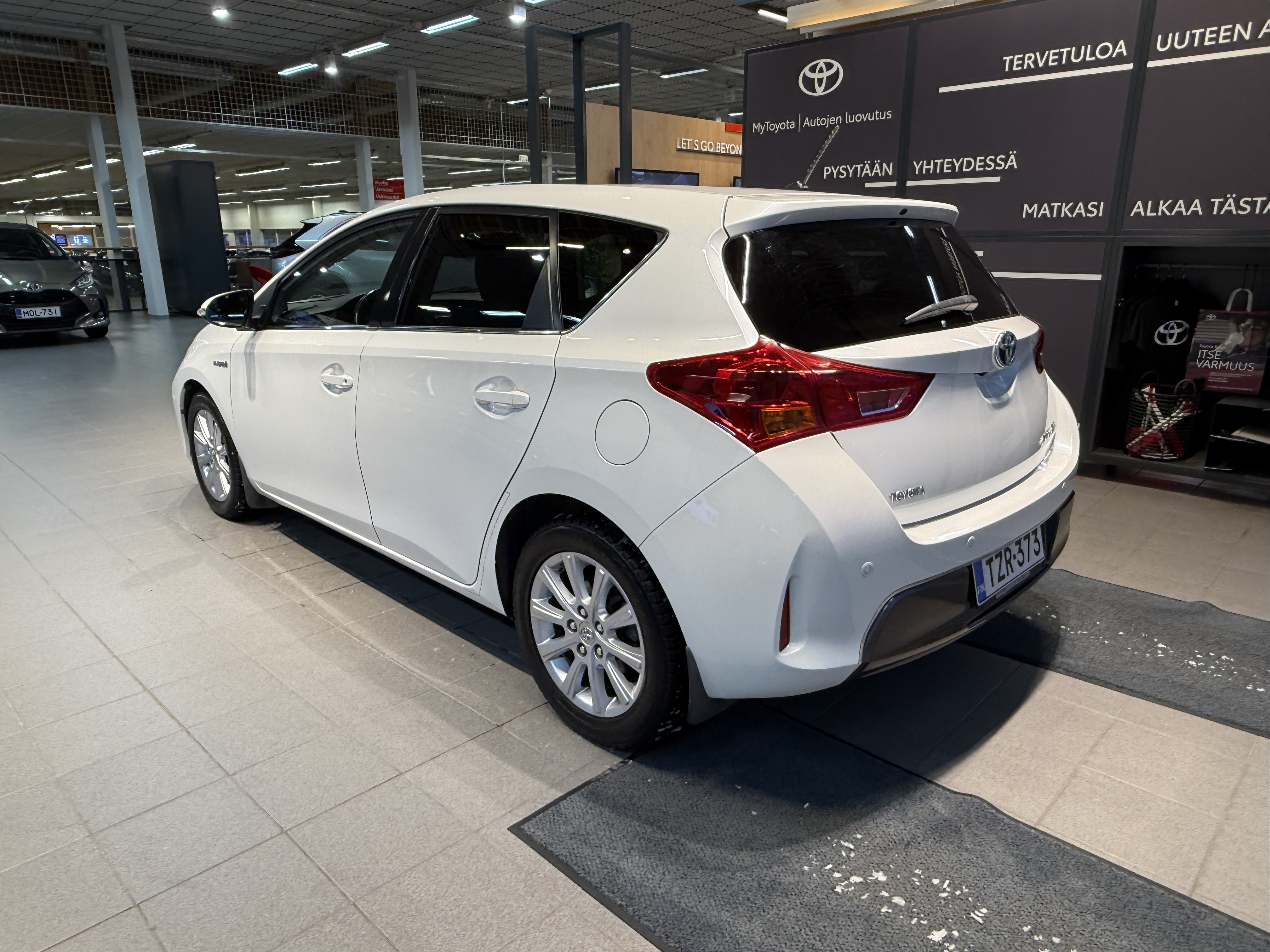 TOYOTA Auris 2015