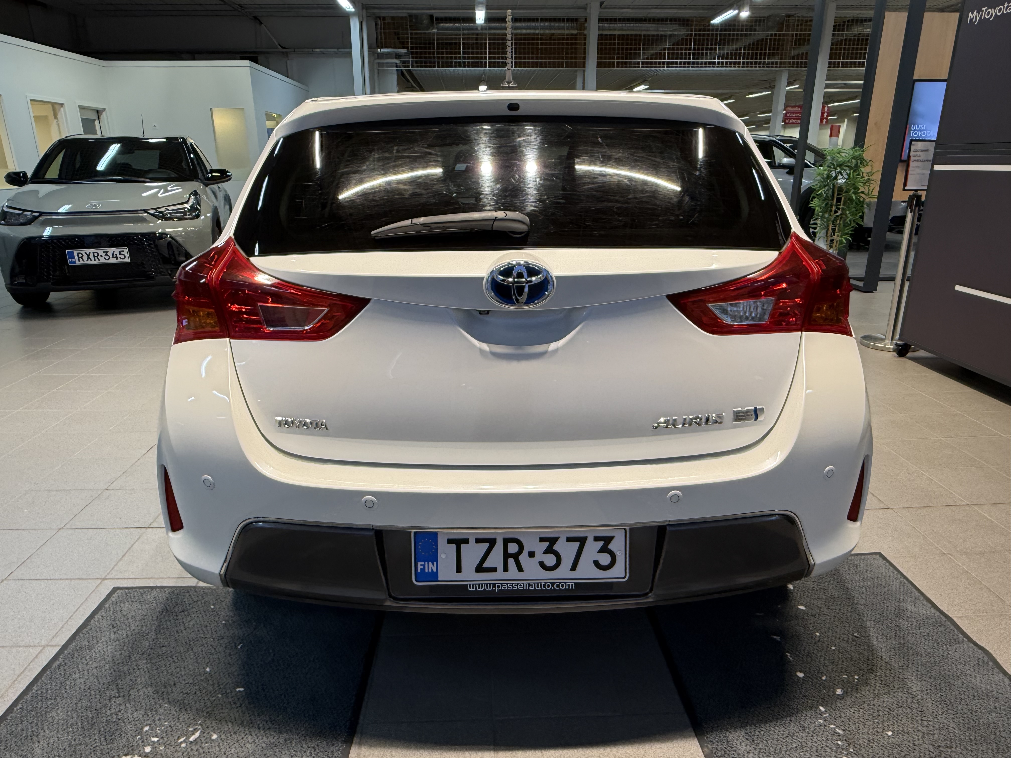 TOYOTA Auris 2015