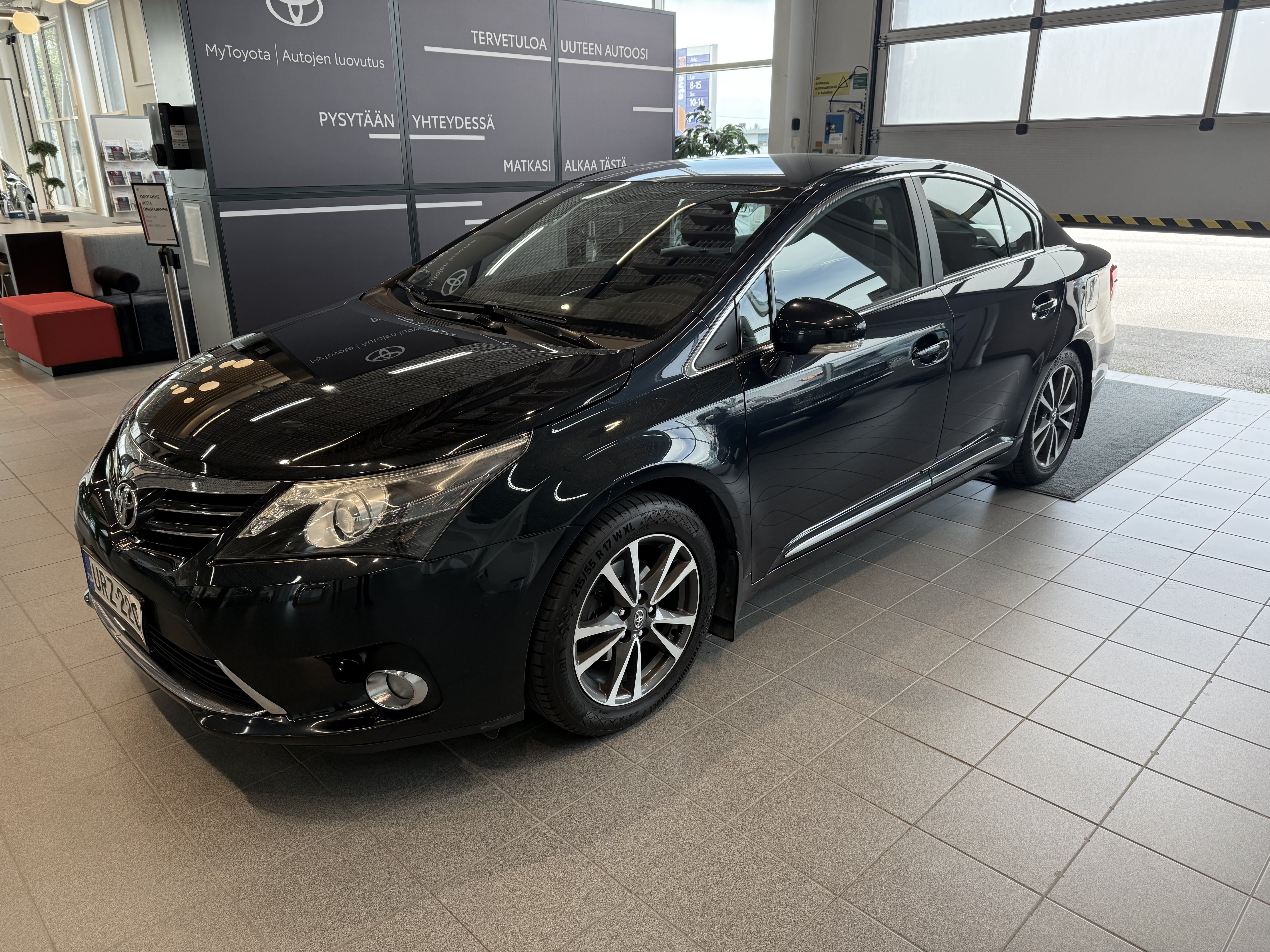 TOYOTA AVENSIS 2012