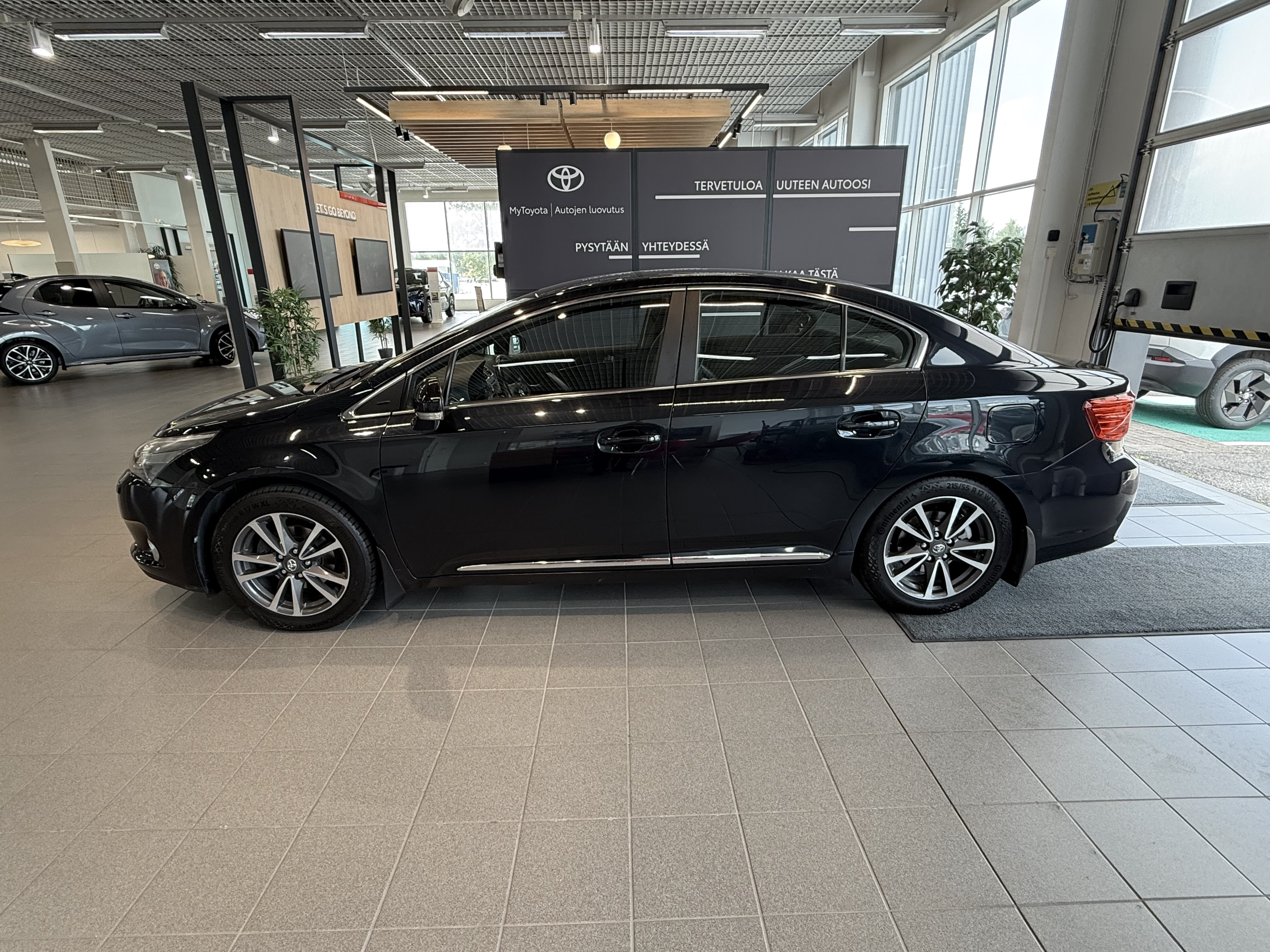 TOYOTA AVENSIS 2012