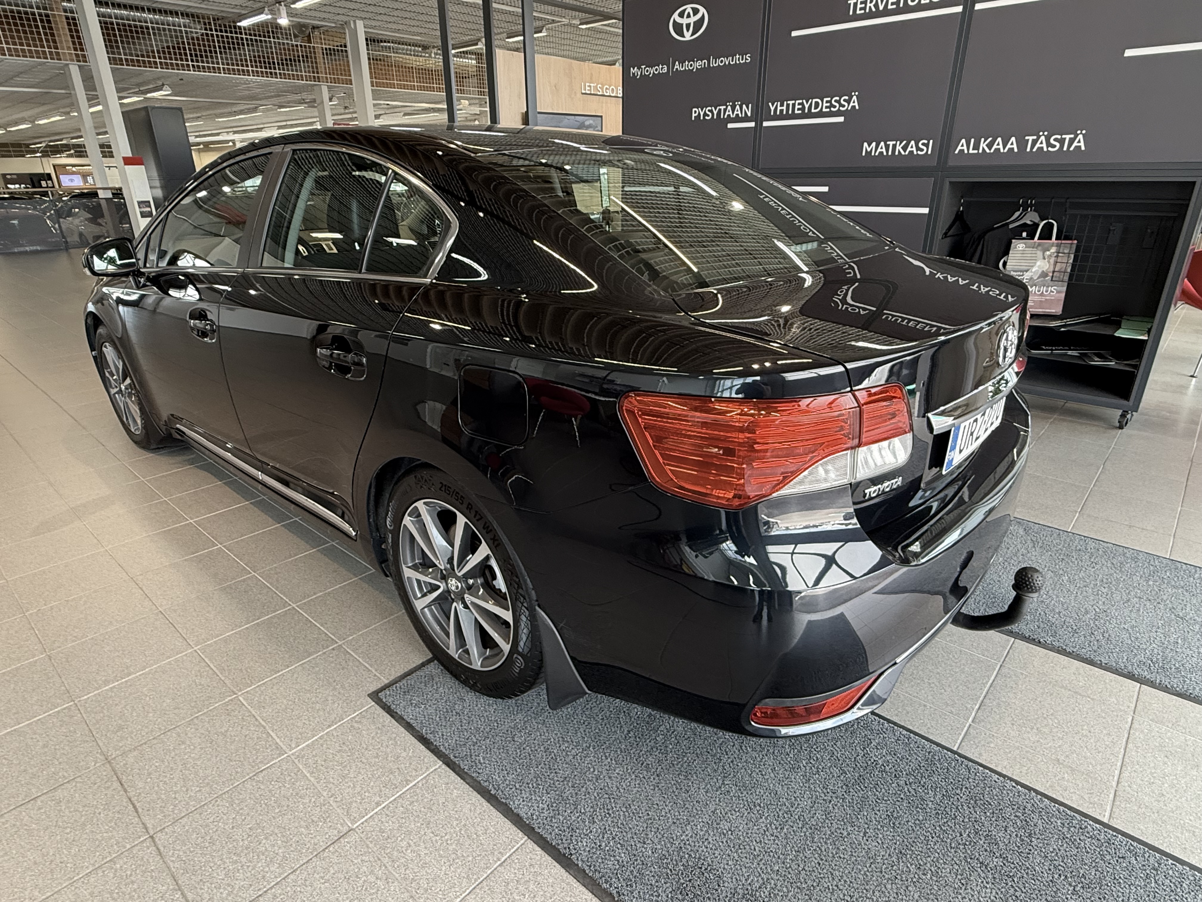 TOYOTA AVENSIS 2012