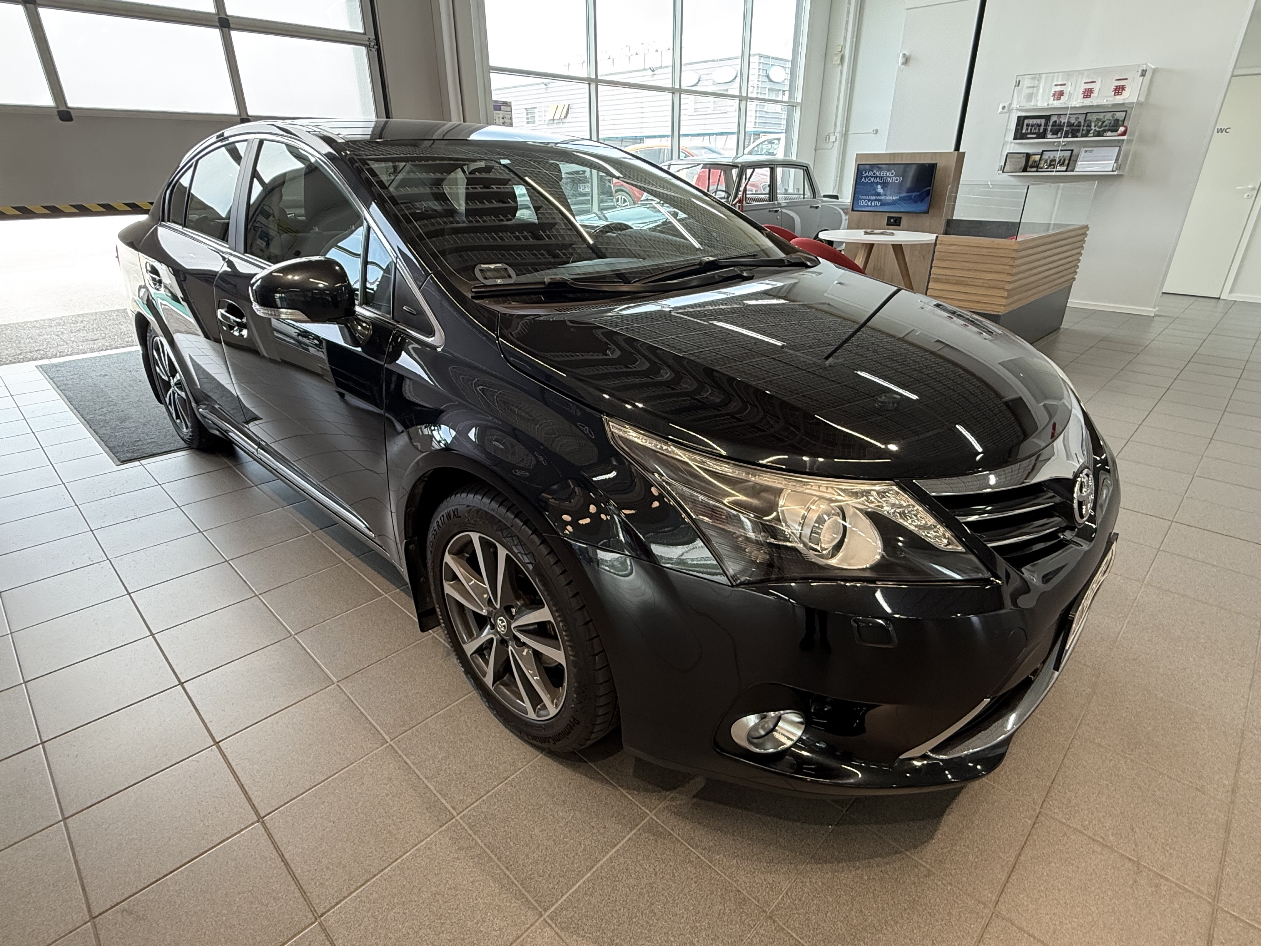 TOYOTA AVENSIS 2012