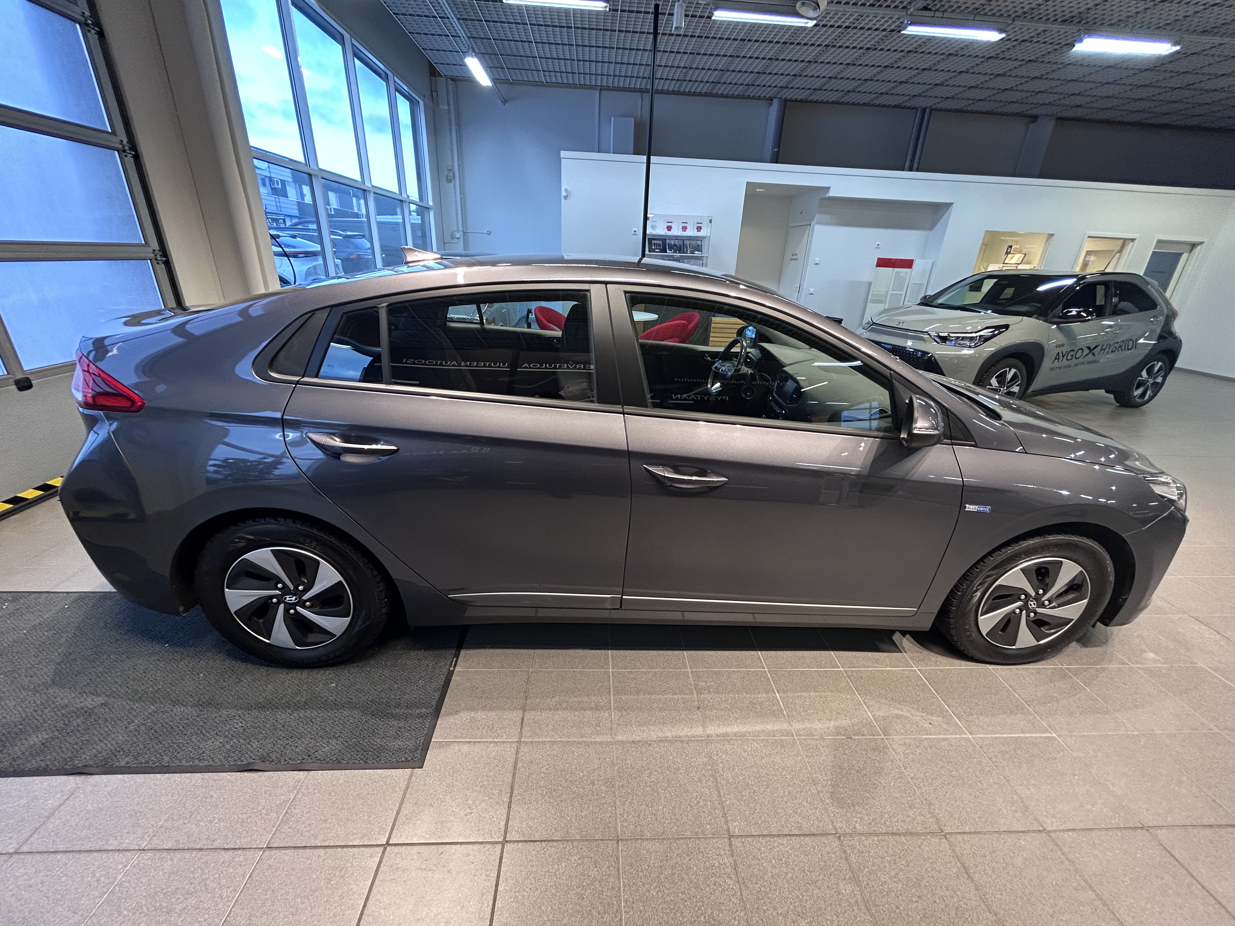 HYUNDAI IONIQ hybrid 2017