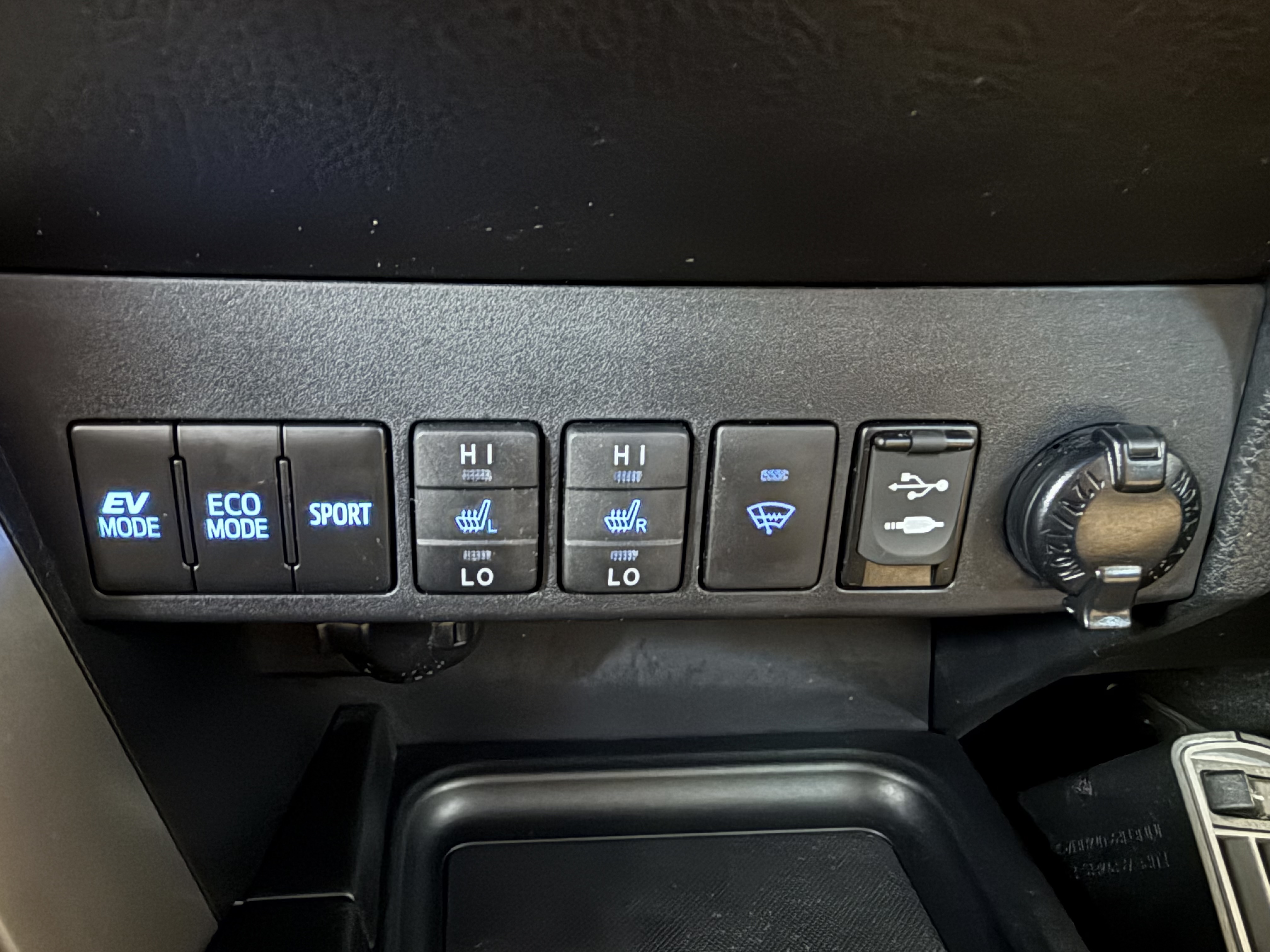 TOYOTA RAV4 2016