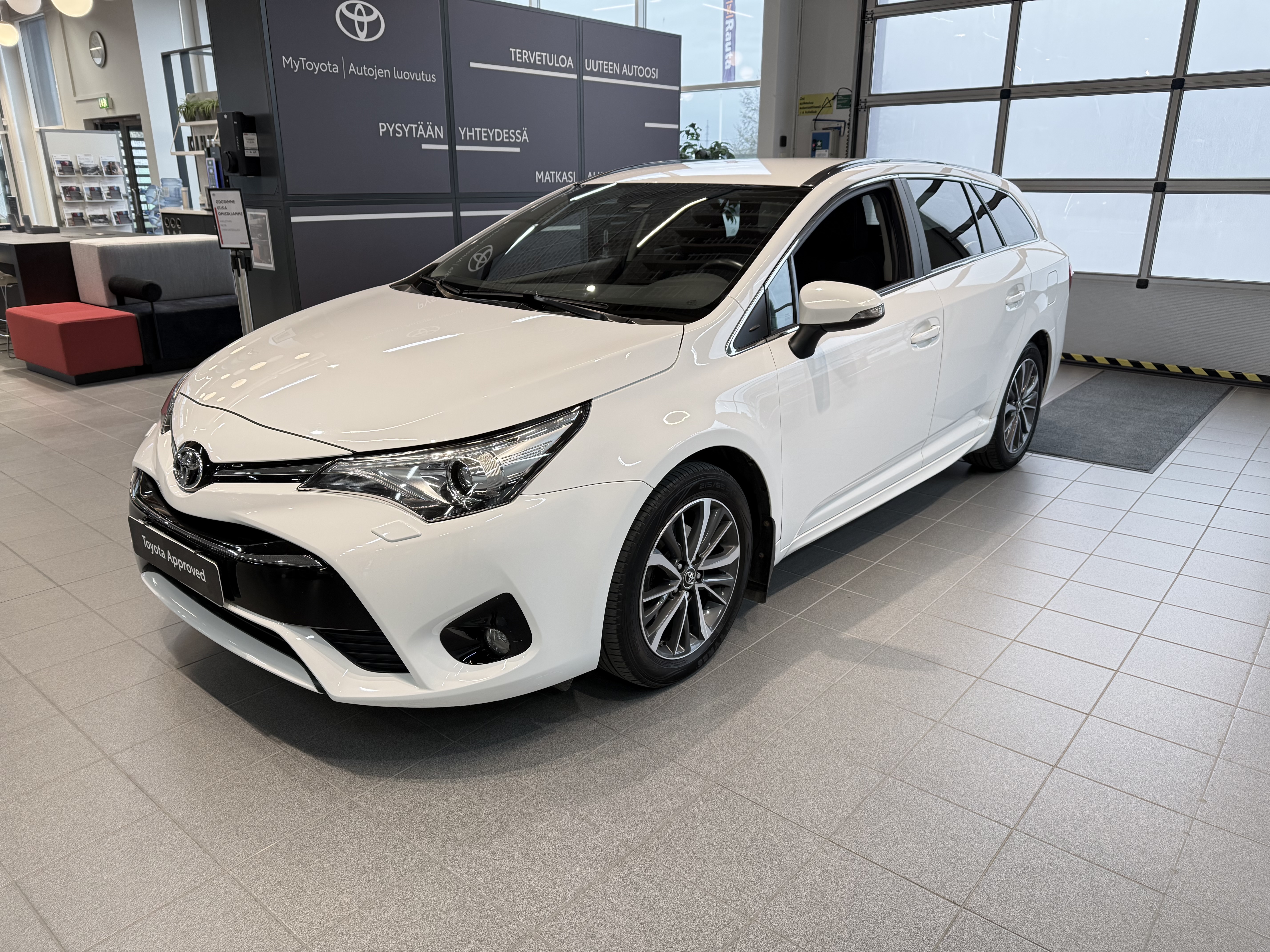 TOYOTA AVENSIS 2017