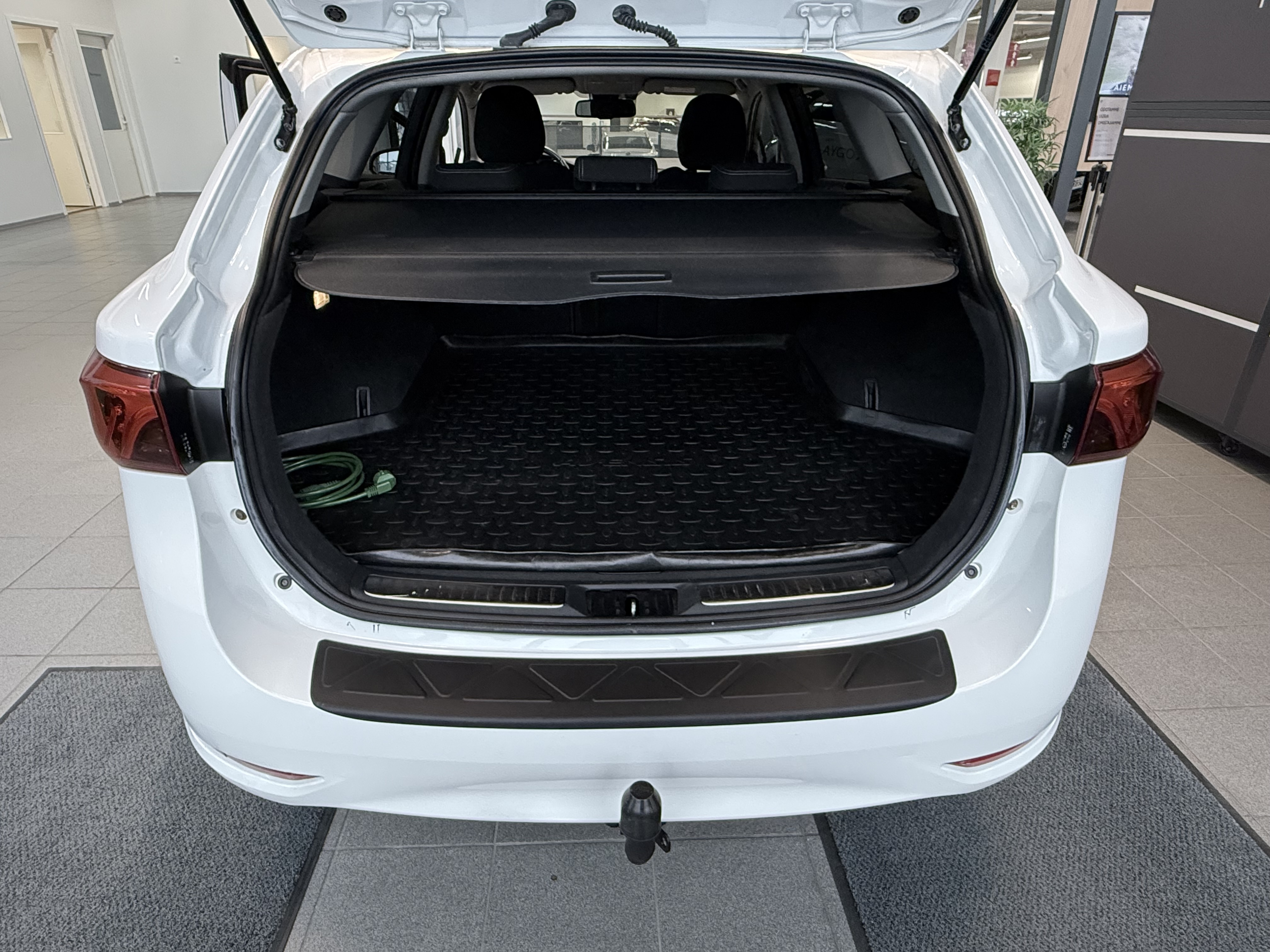 TOYOTA AVENSIS 2017