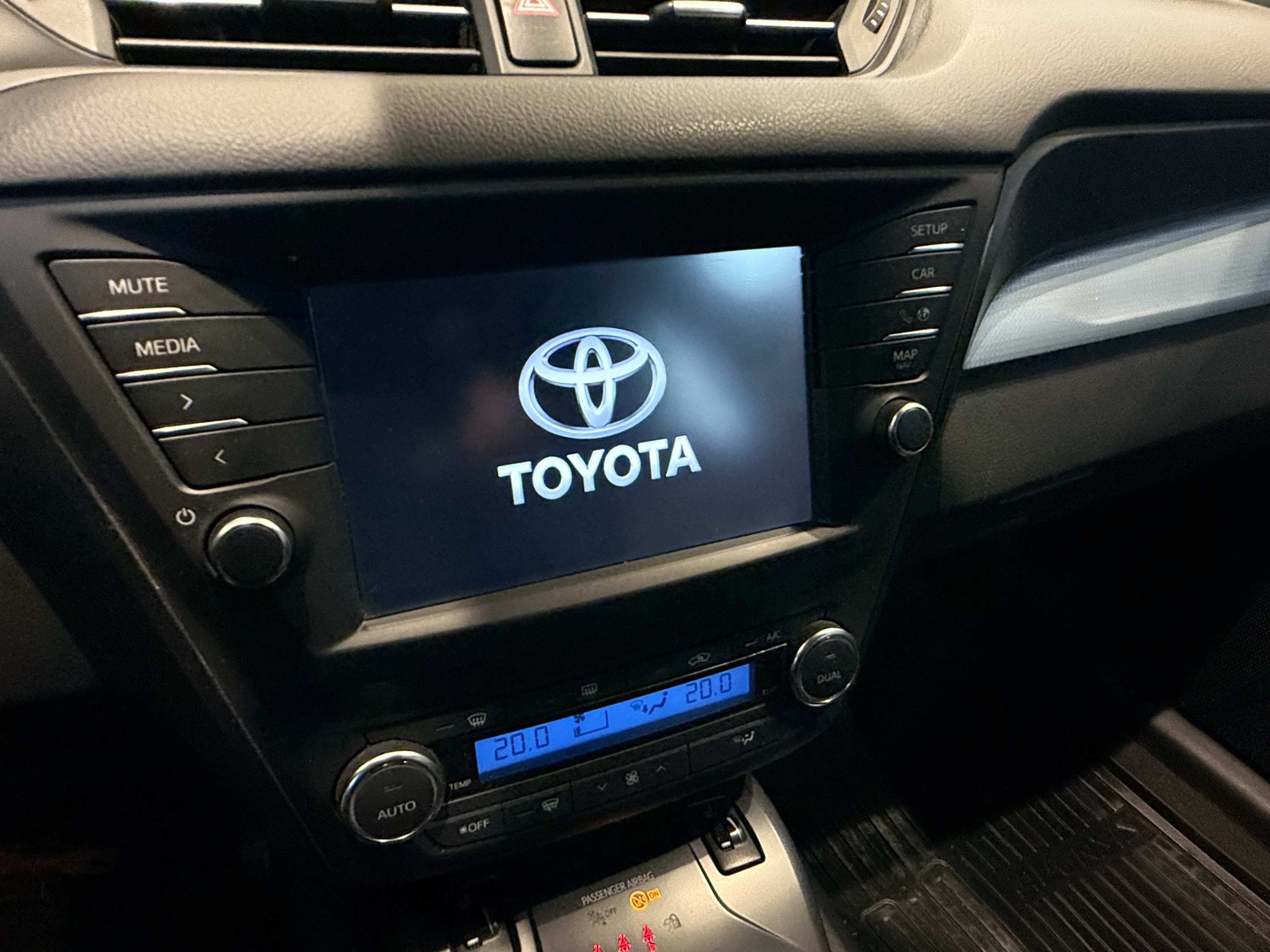 TOYOTA AVENSIS 2017