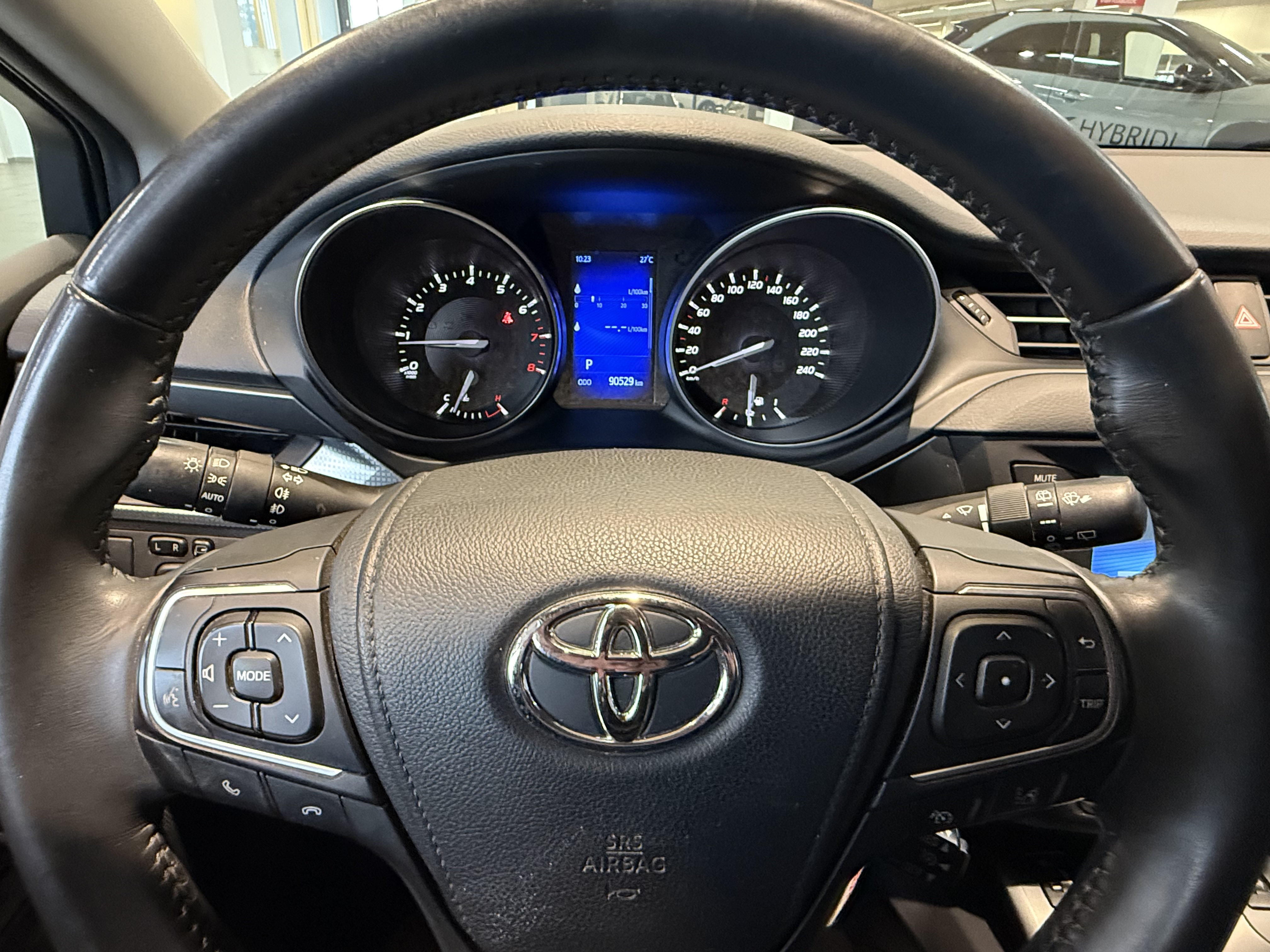 TOYOTA AVENSIS 2017