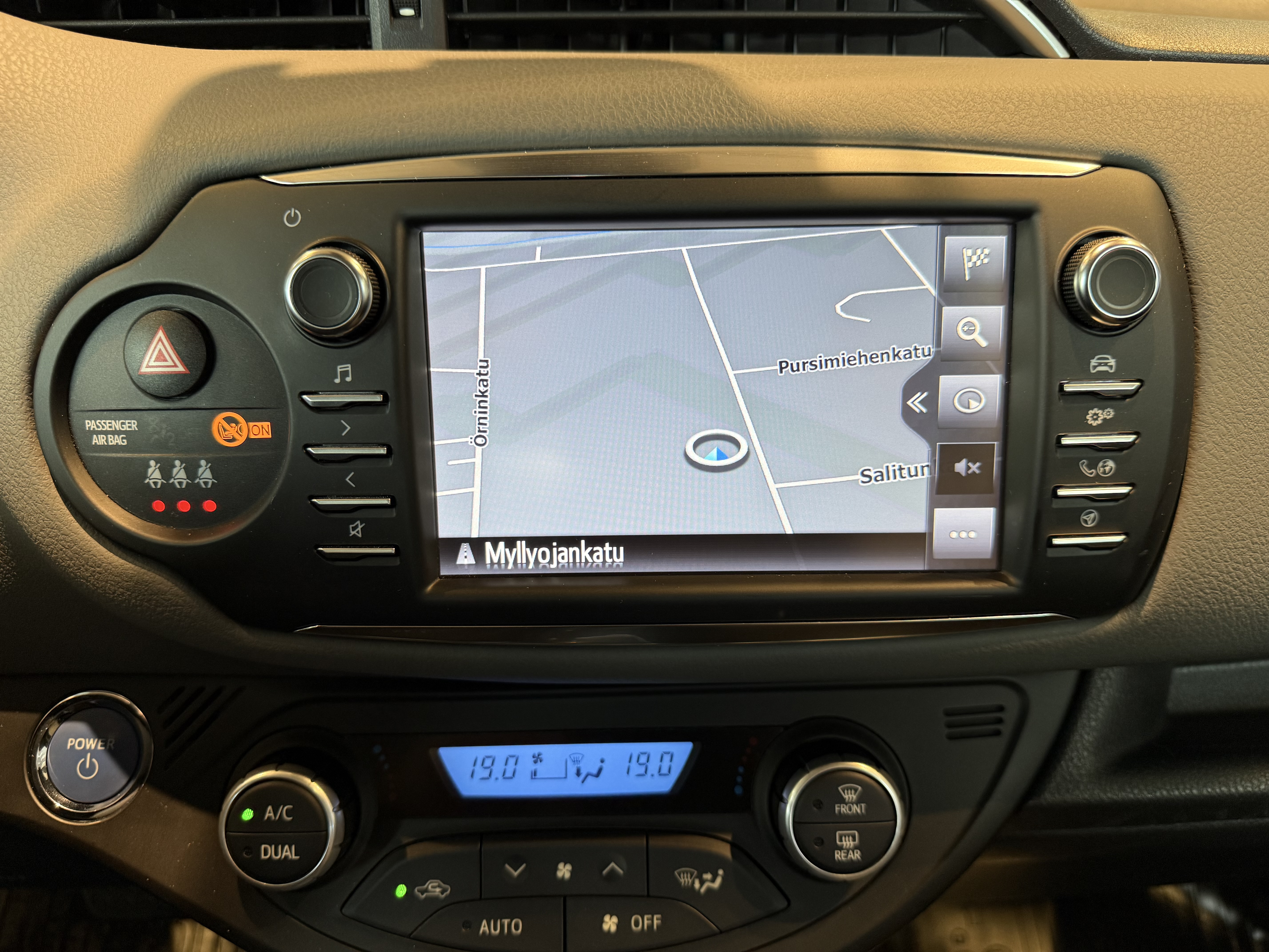 TOYOTA YARIS 2018