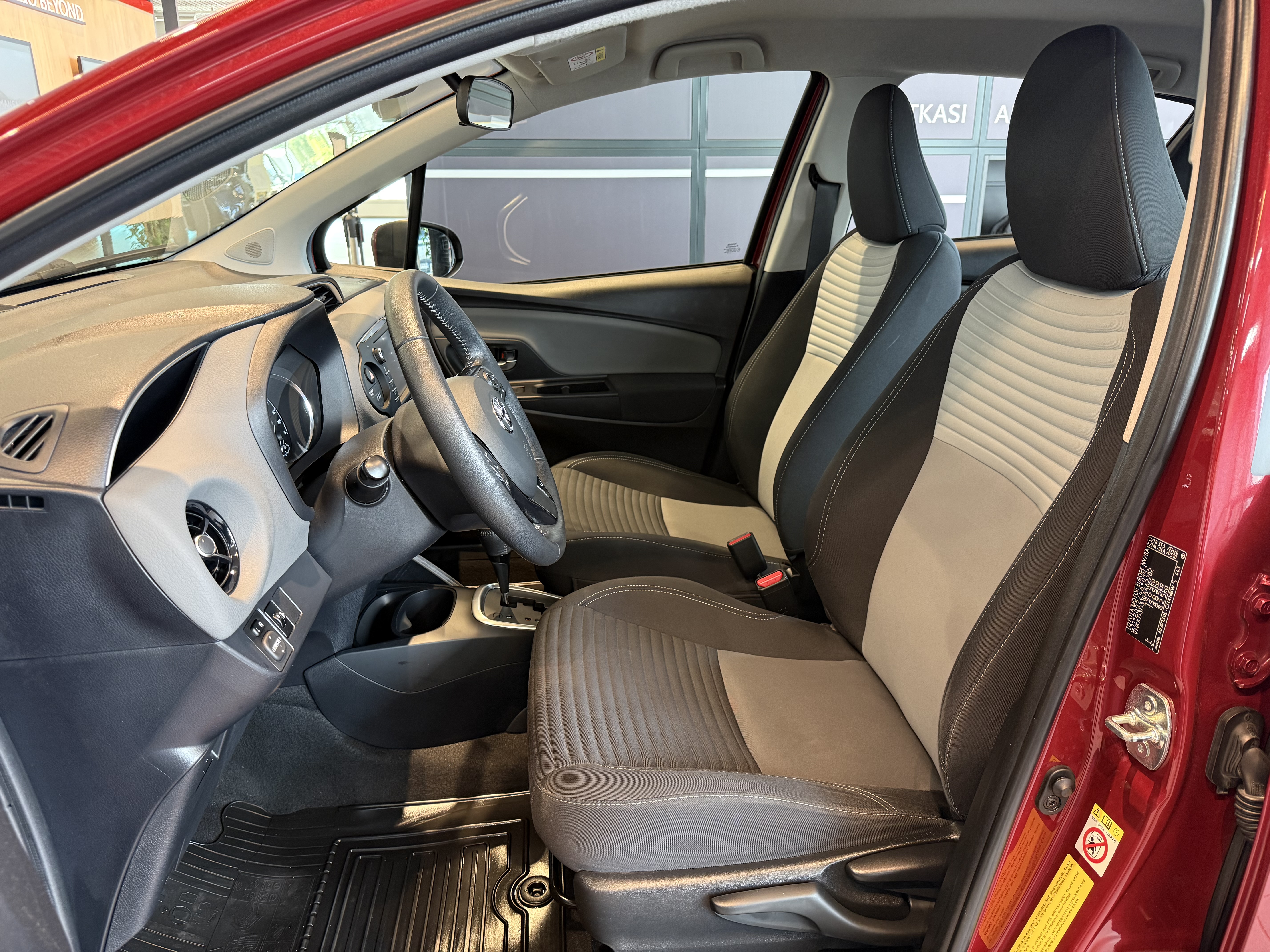 TOYOTA YARIS 2018