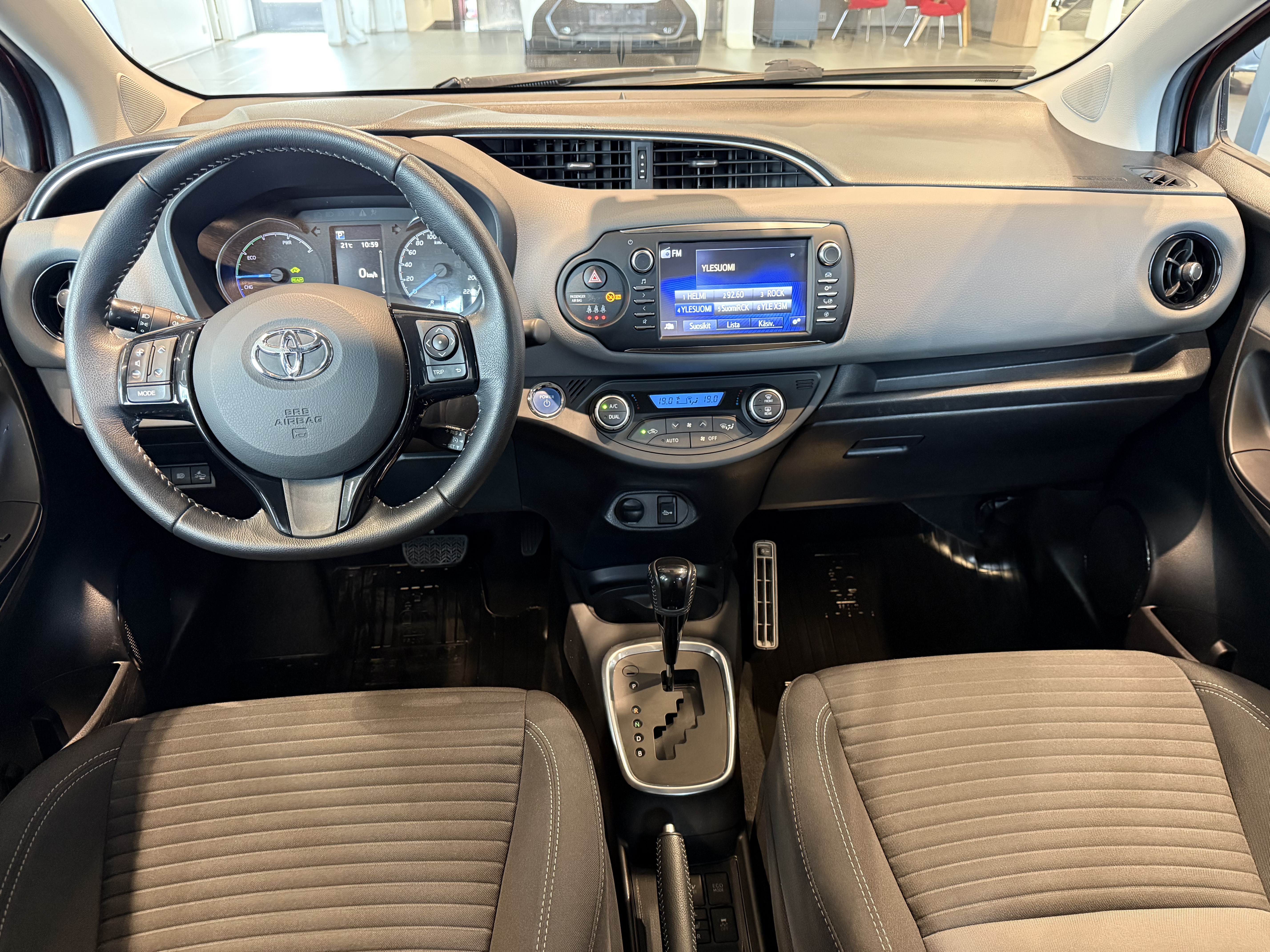 TOYOTA YARIS 2018