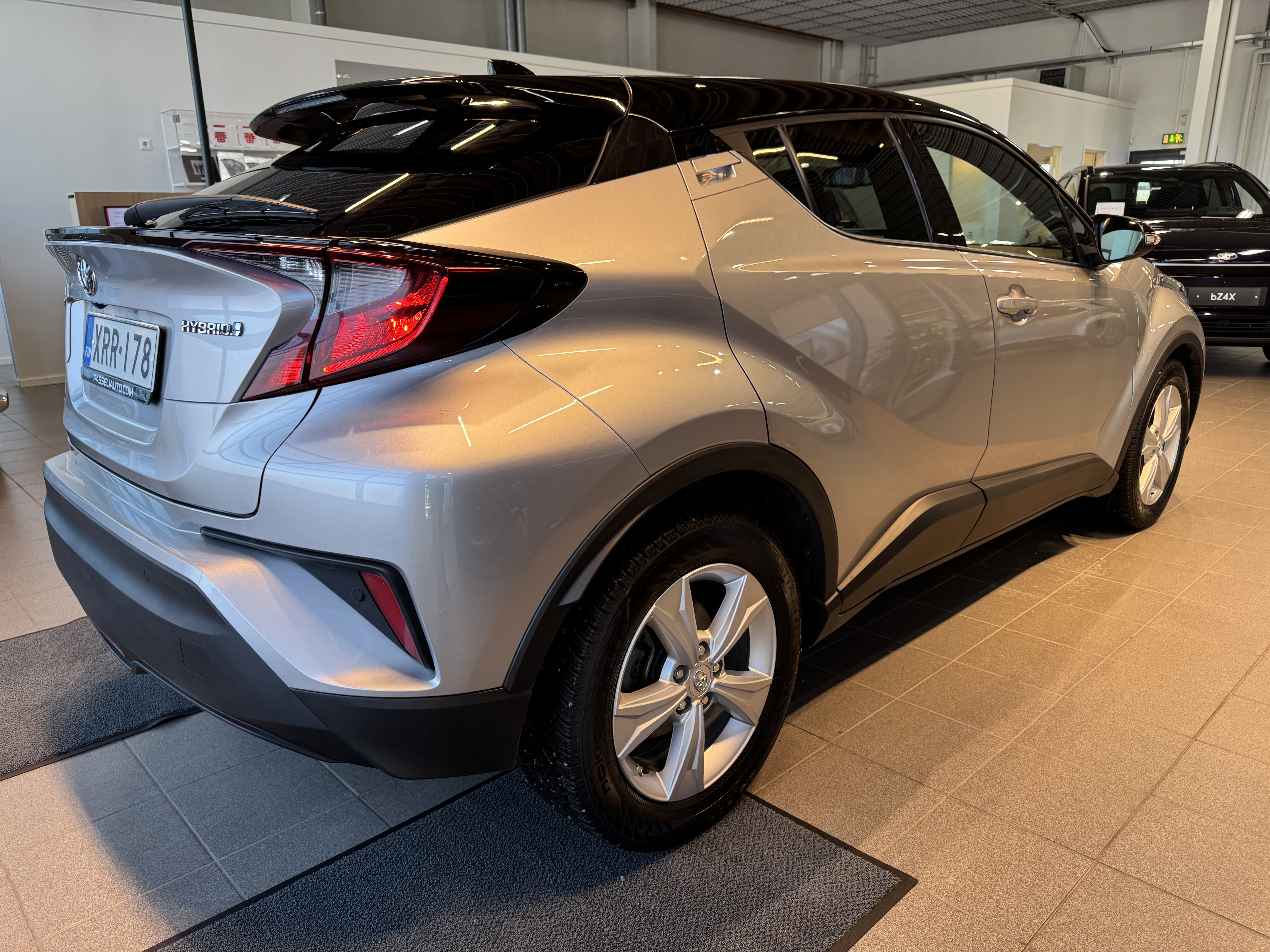 TOYOTA C-HR 2023
