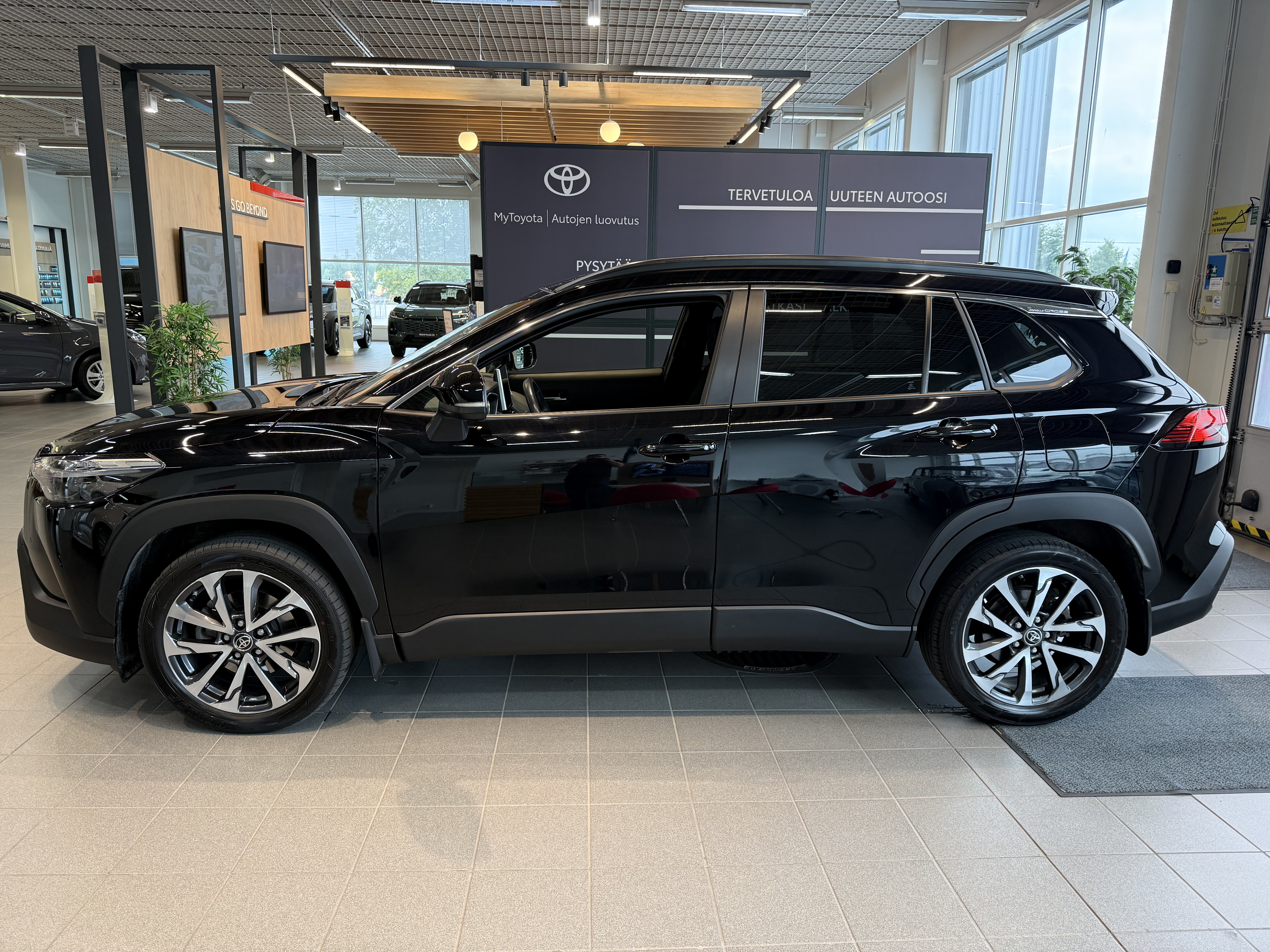 TOYOTA Corolla Cross 2023