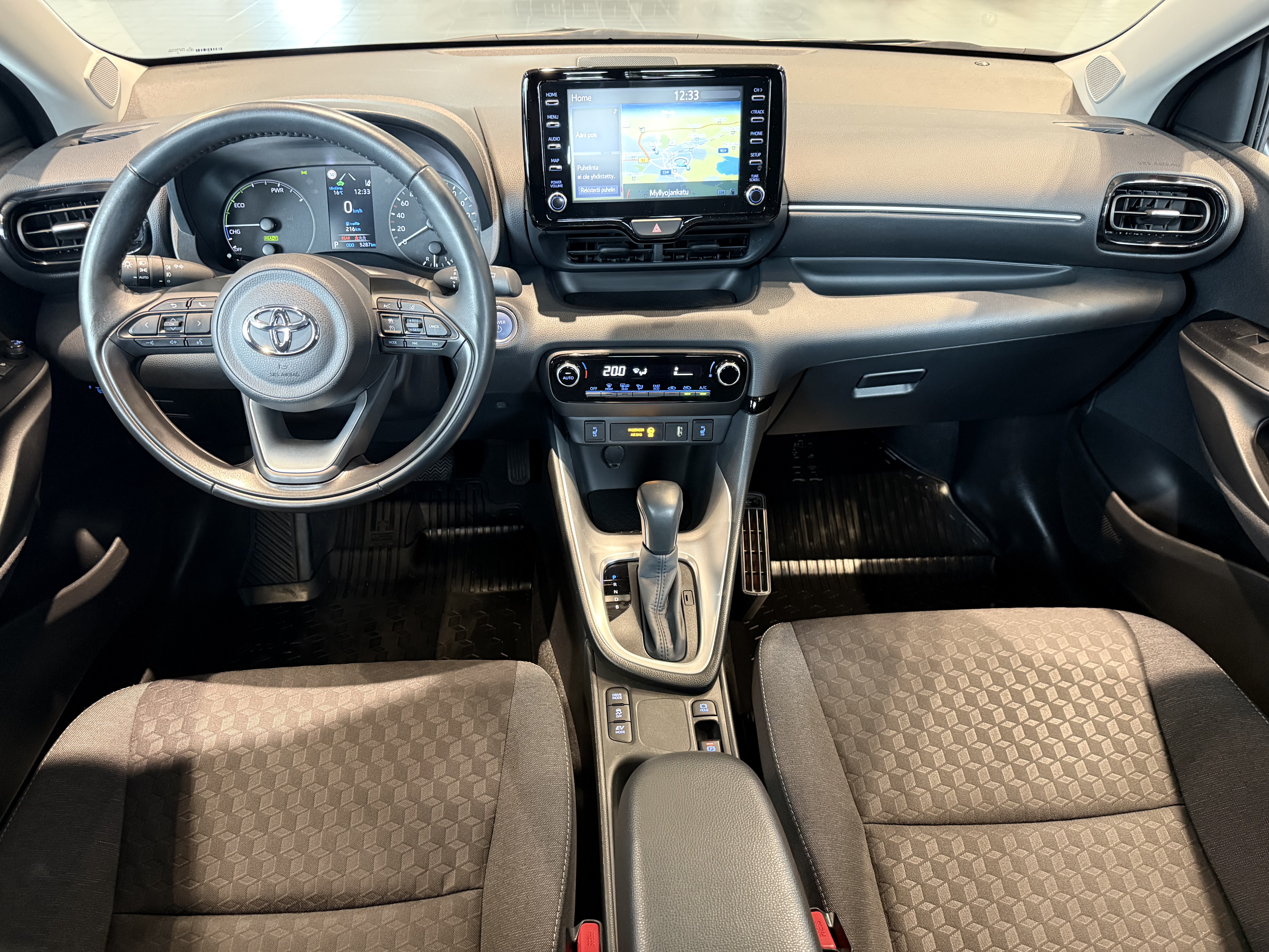 TOYOTA YARIS 2024