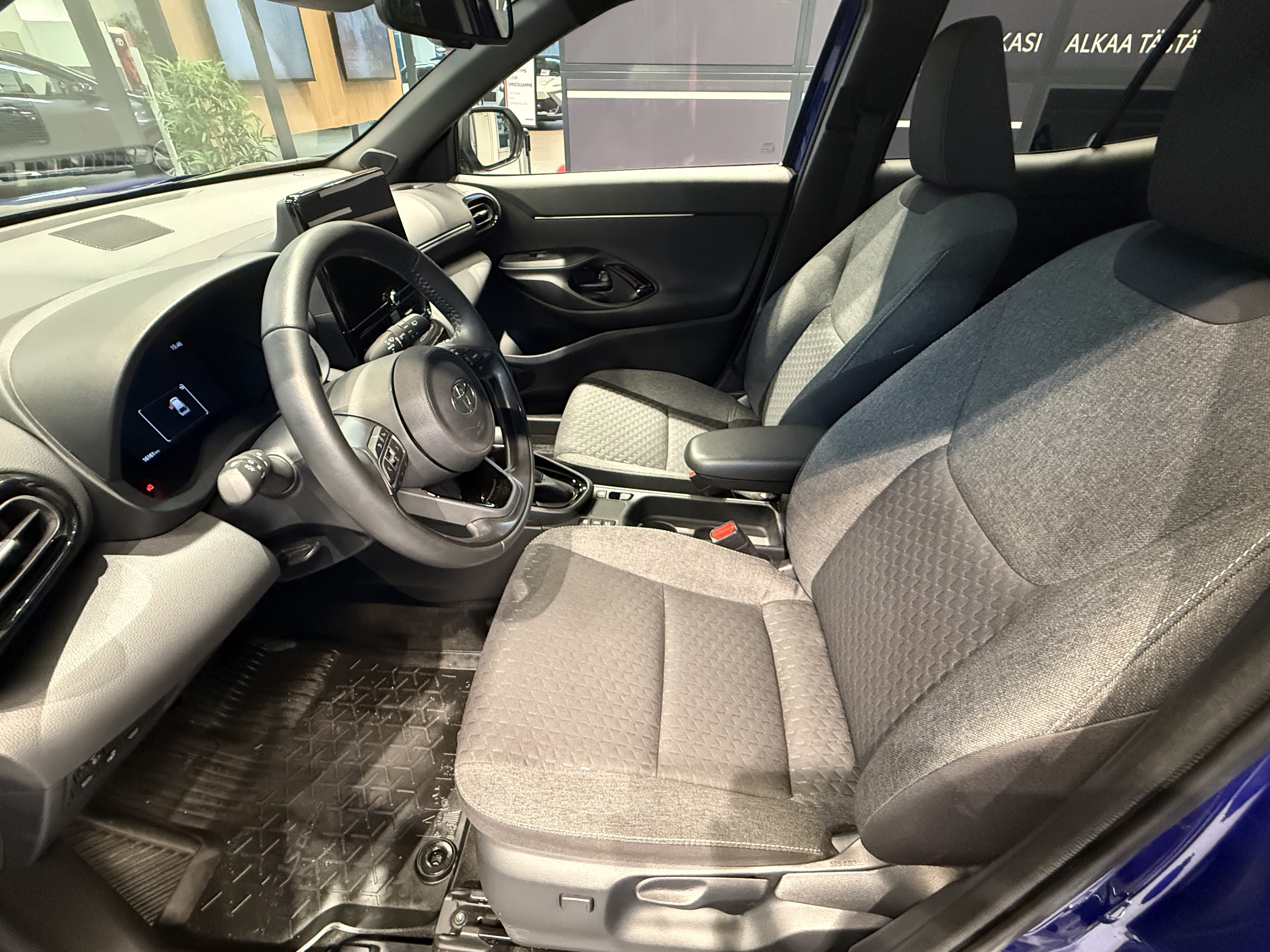 TOYOTA Yaris Cross 2024