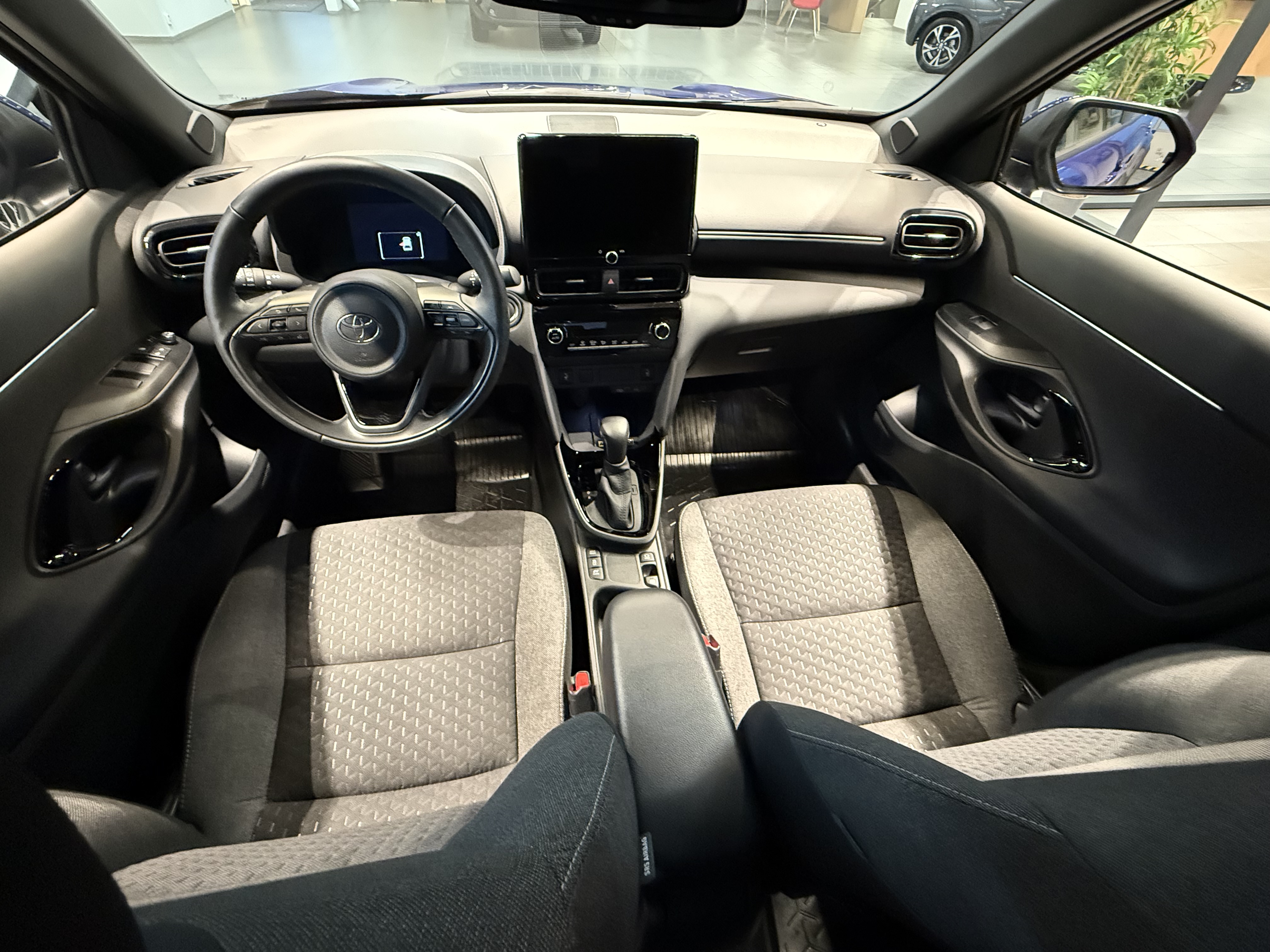 TOYOTA Yaris Cross 2024